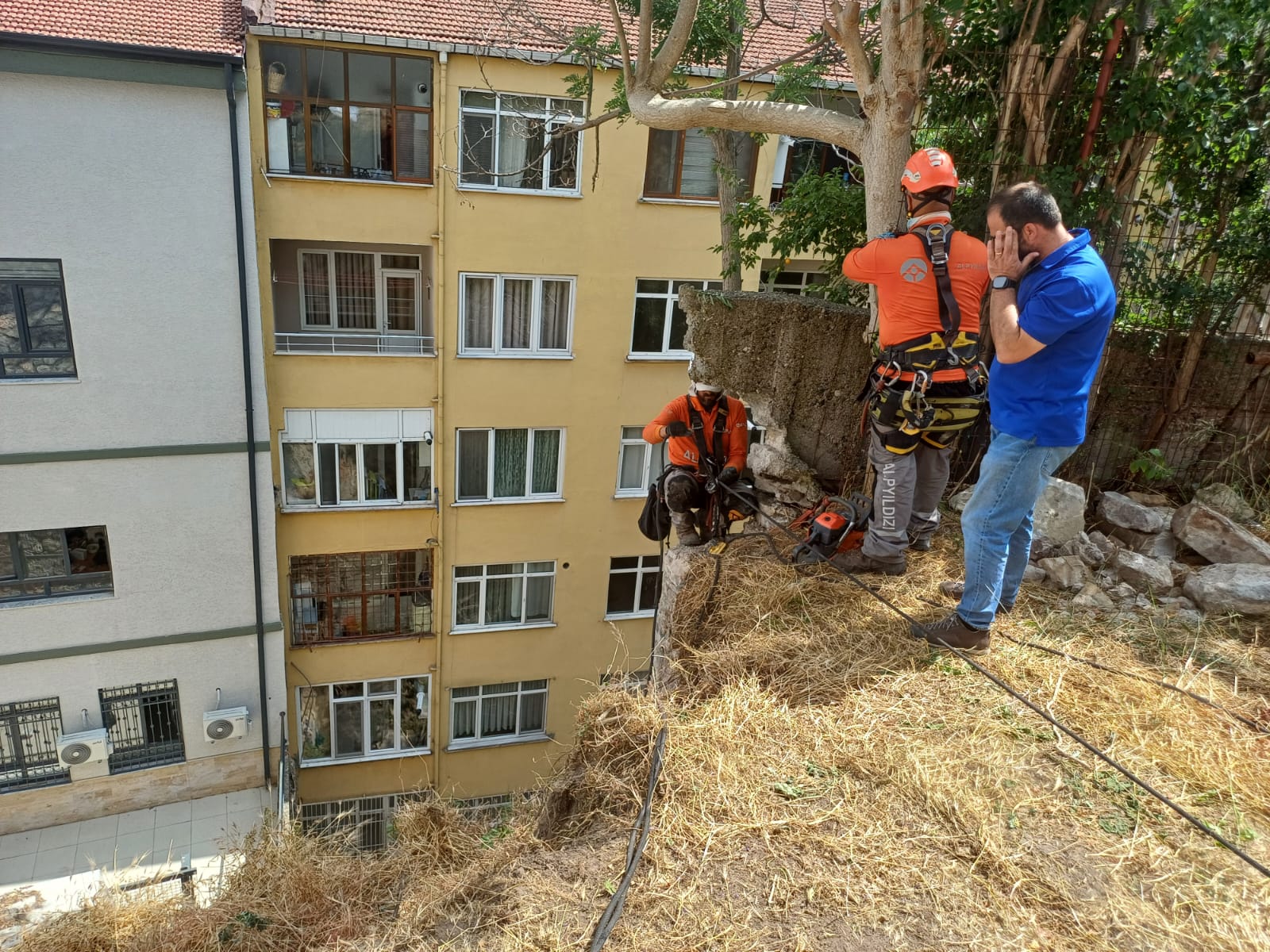 İzmit’te Riskli Bölgede Güvenlik Önlemleri Artırıldı (3)
