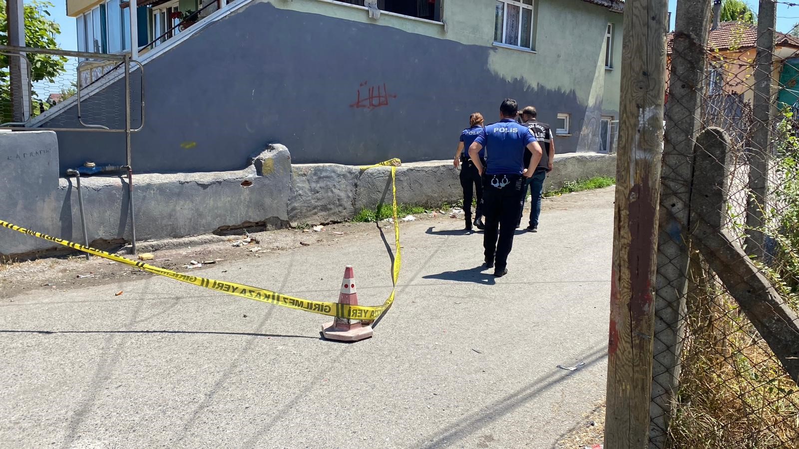 Kandıra’da Sokak Ortasında Silahlar Konuştu! 2 Yaralı (5)