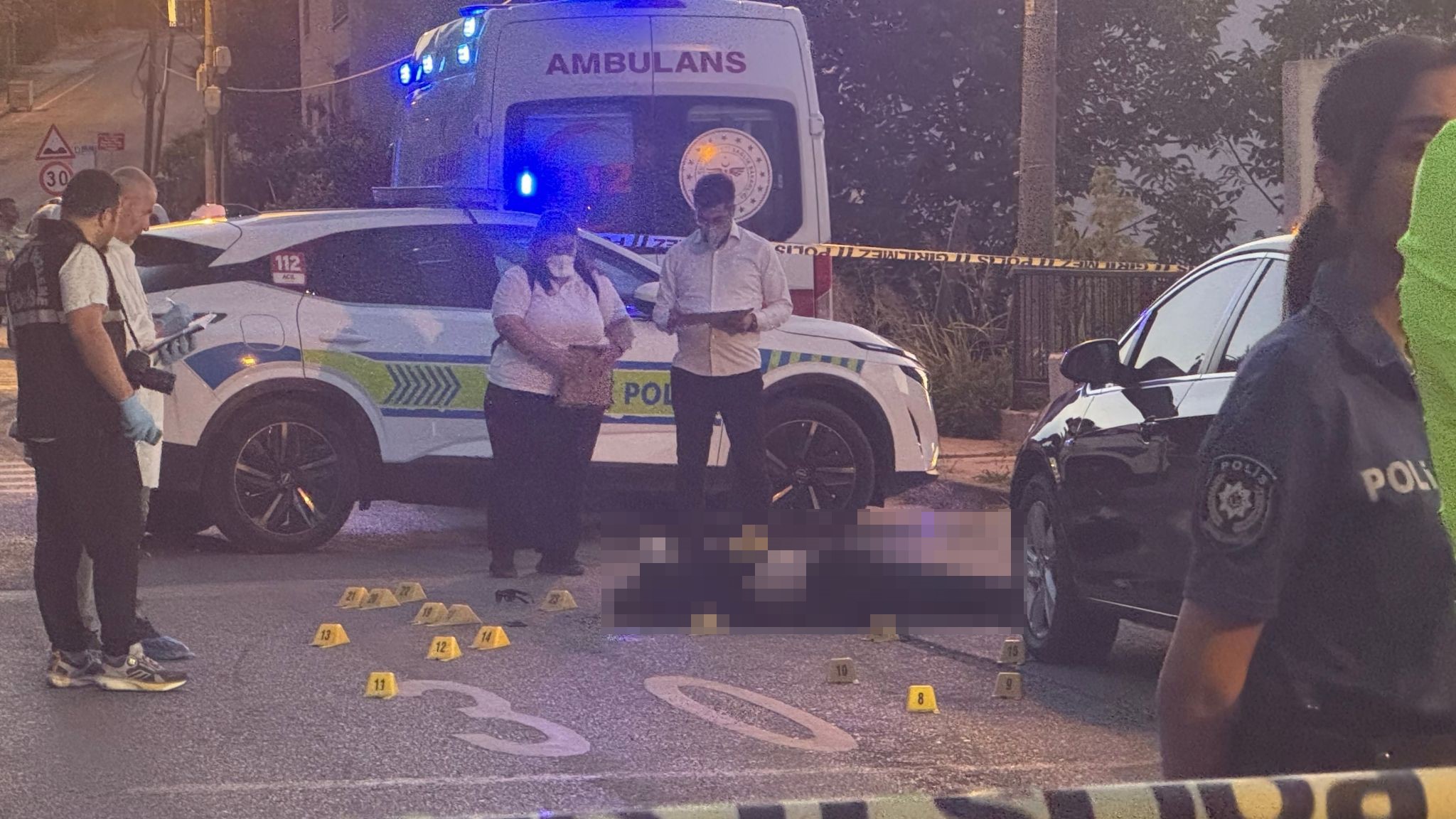 Karamürsel’de Alacak Verecek Kavgası Kanlı Bitti! Baba Ve Oğlu Kurşunların Hedefi Oldu (2)
