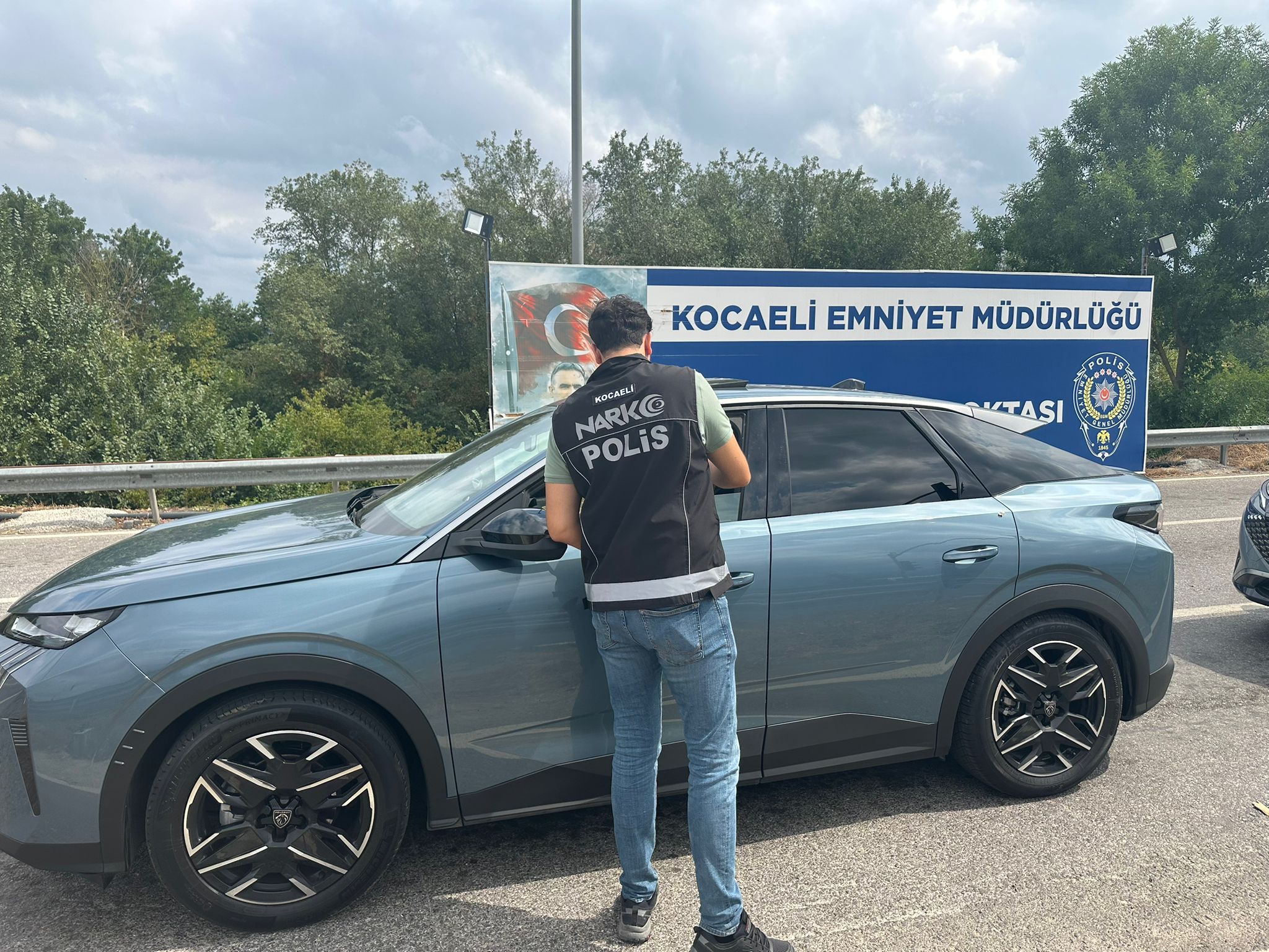 Kocaeli’de Uyuşturucuyla Mücadelede Dört Noktada Eş Zamanlı Etkinlik (2)