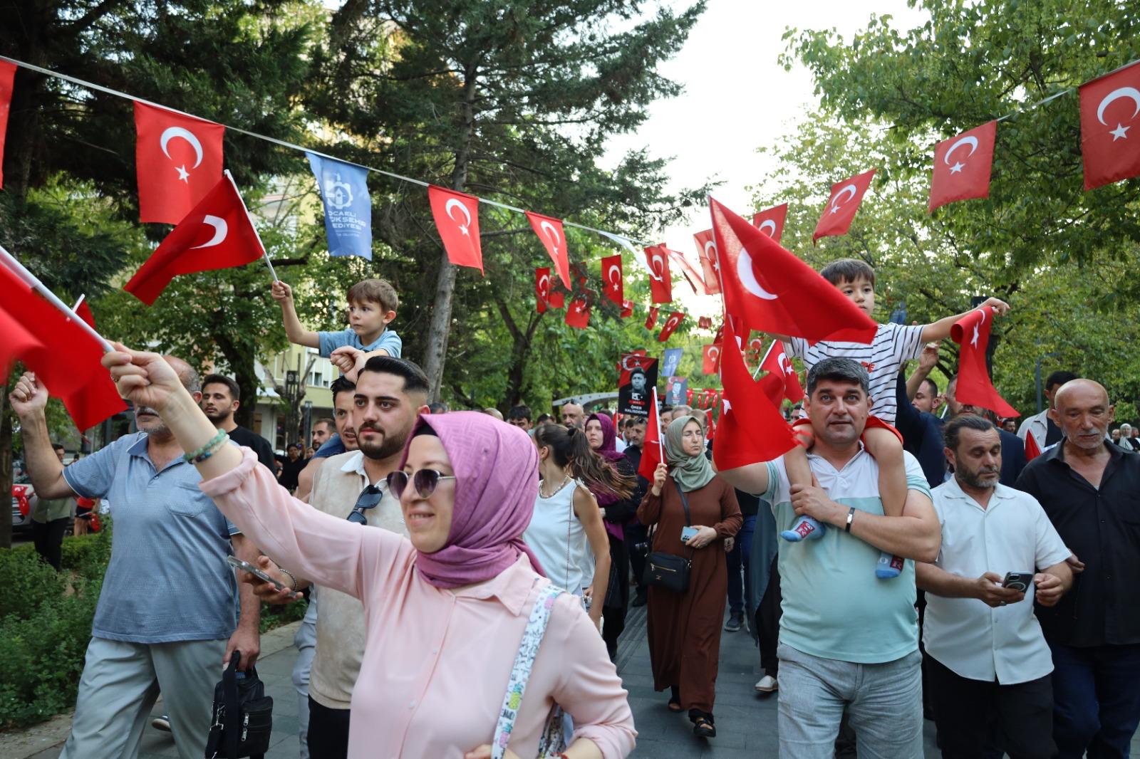 Kocaeli’de “Zaferin Adı Türkiye” Yürüyüşü Düzenlendi (5)