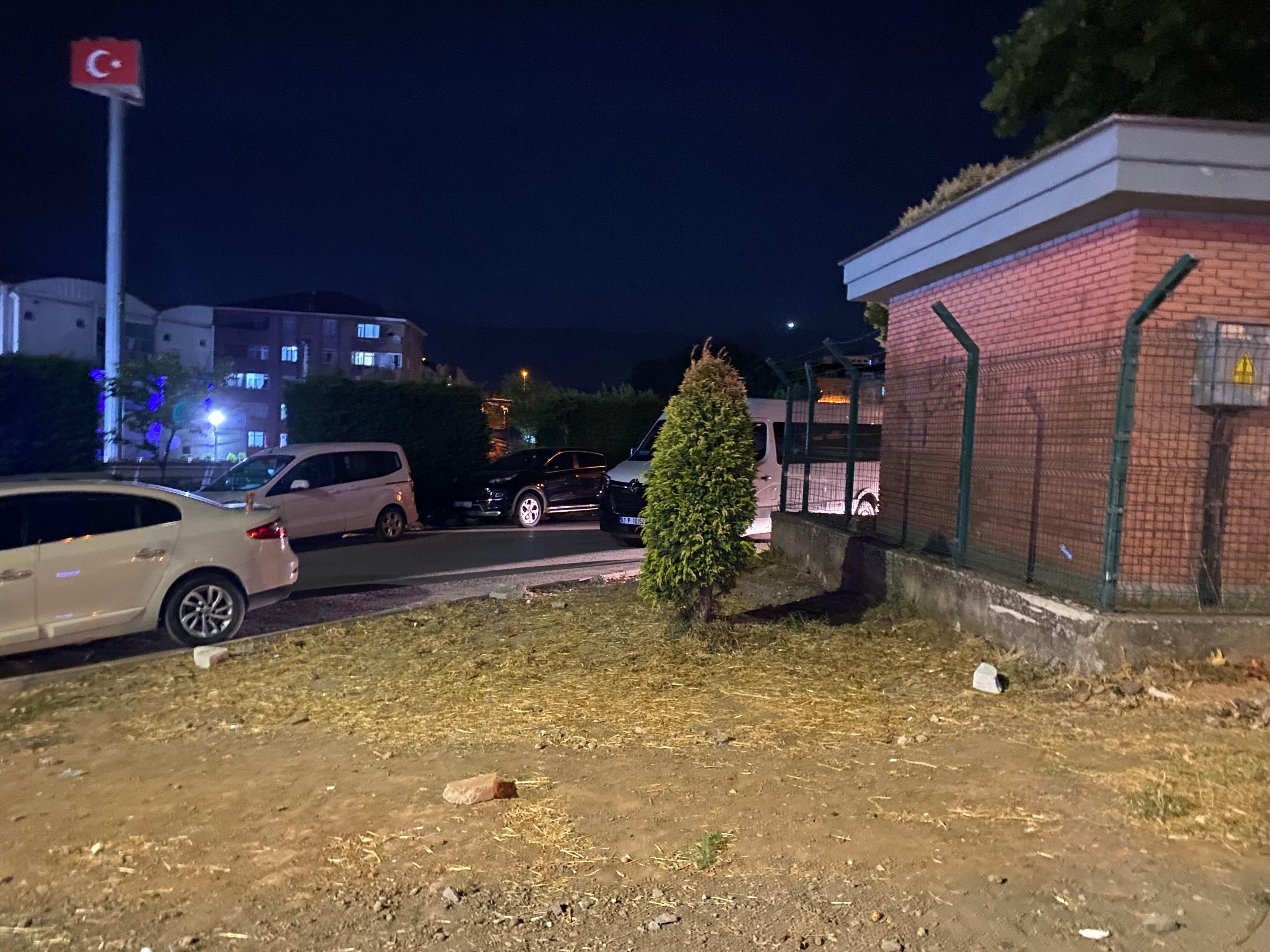 Körfez’de Alacak Verecek Kavgası! Sokak Ortasında Bıçaklandı (4)