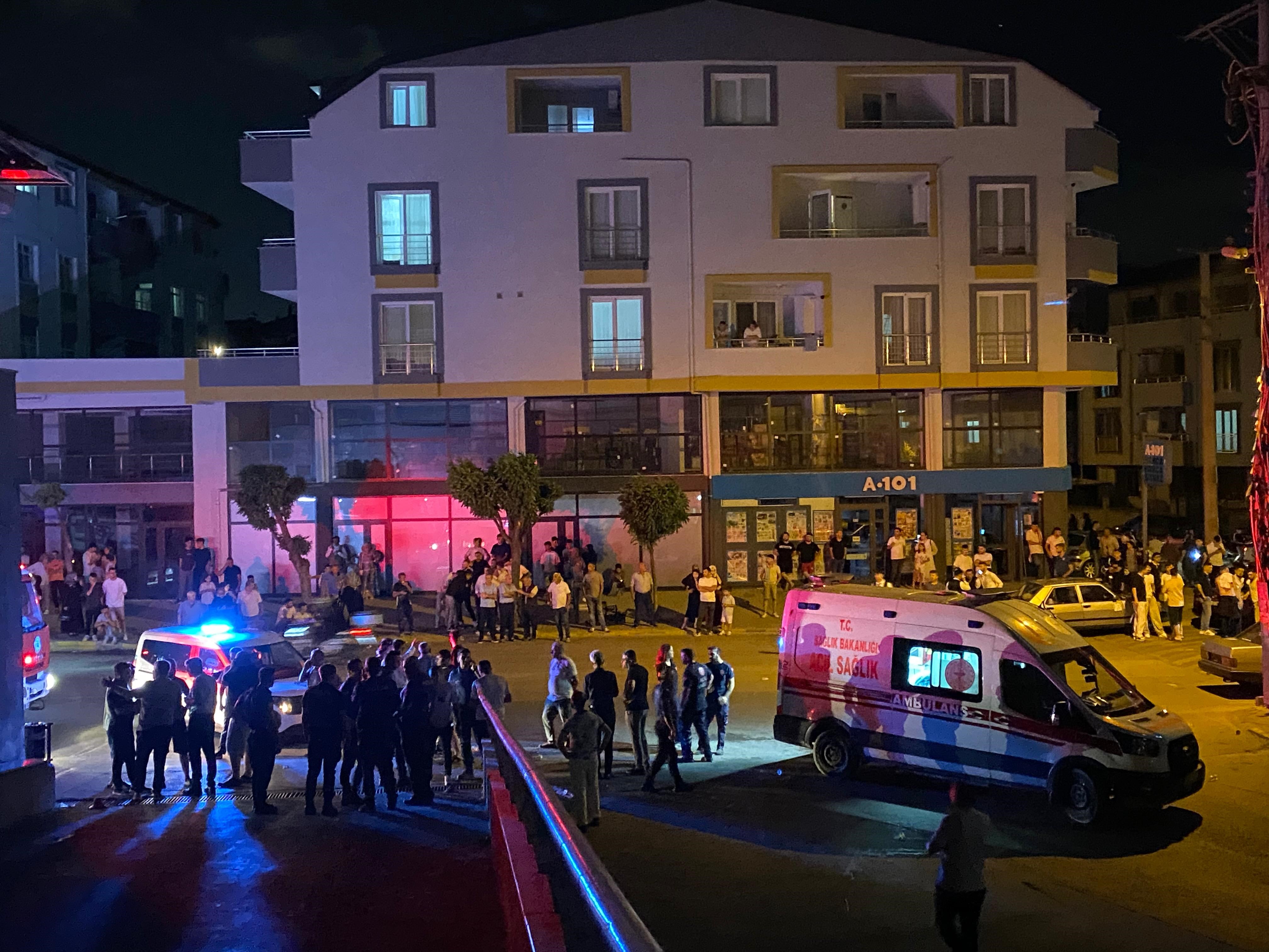 Körfez’de Düğün Felakete Dönüşüyordu! 2’Si Çocuk 4 Kişi Hastaneye Kaldırıldı (2)