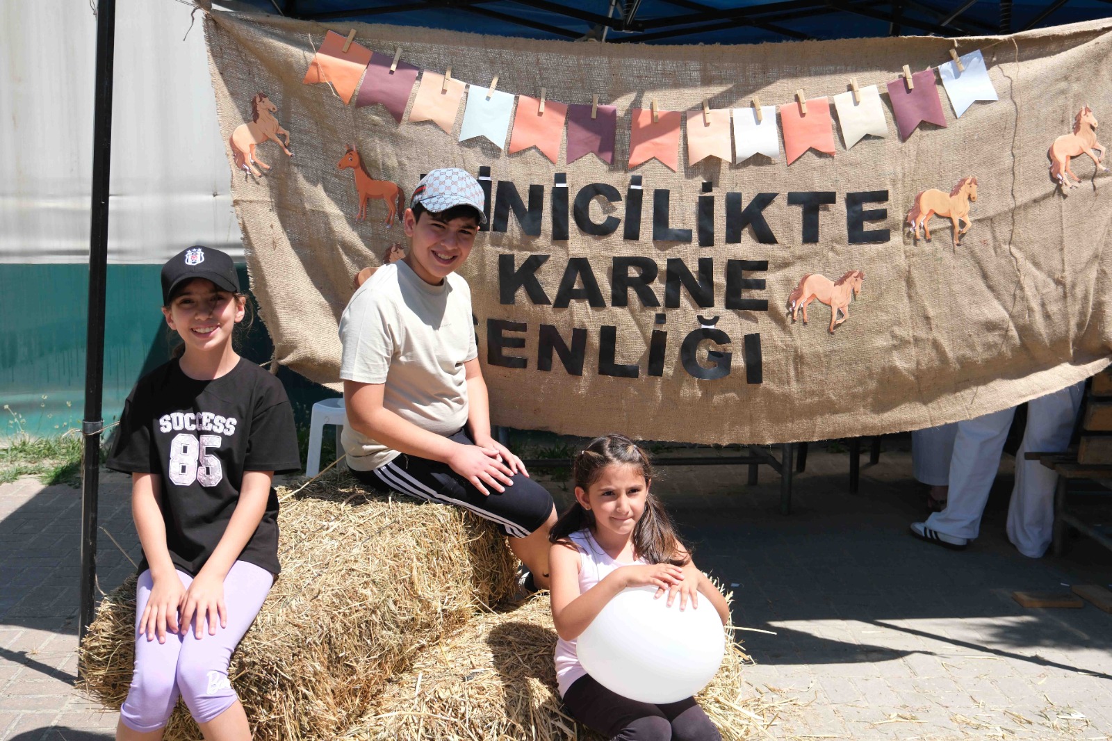 Miniklere Tatil Hediyesi! Ata Binen Çocuklar Maceraya Doydu (8)