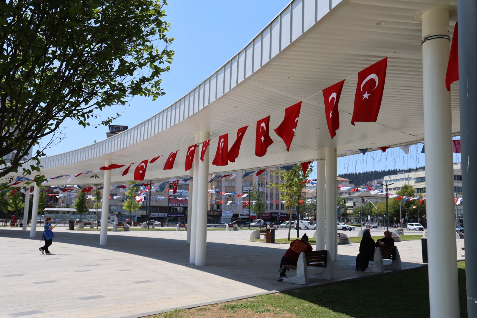 Türk Bayraklarıyla Donatıldı! (1)