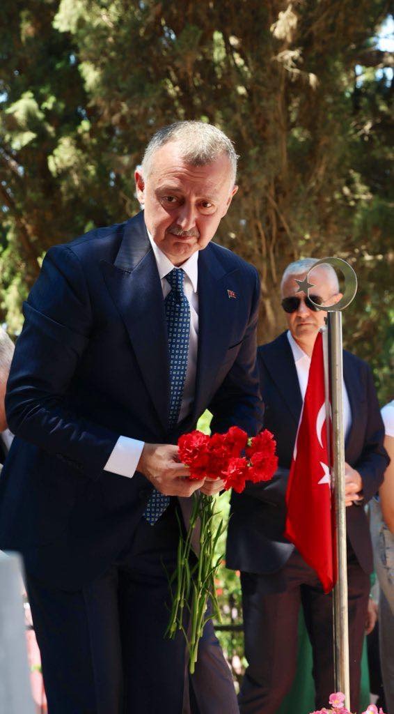Vali Aktaş Ve Başkan Büyükakın’dan 15 Temmuz’da Şehitliğe Anlamlı Ziyaret (3)