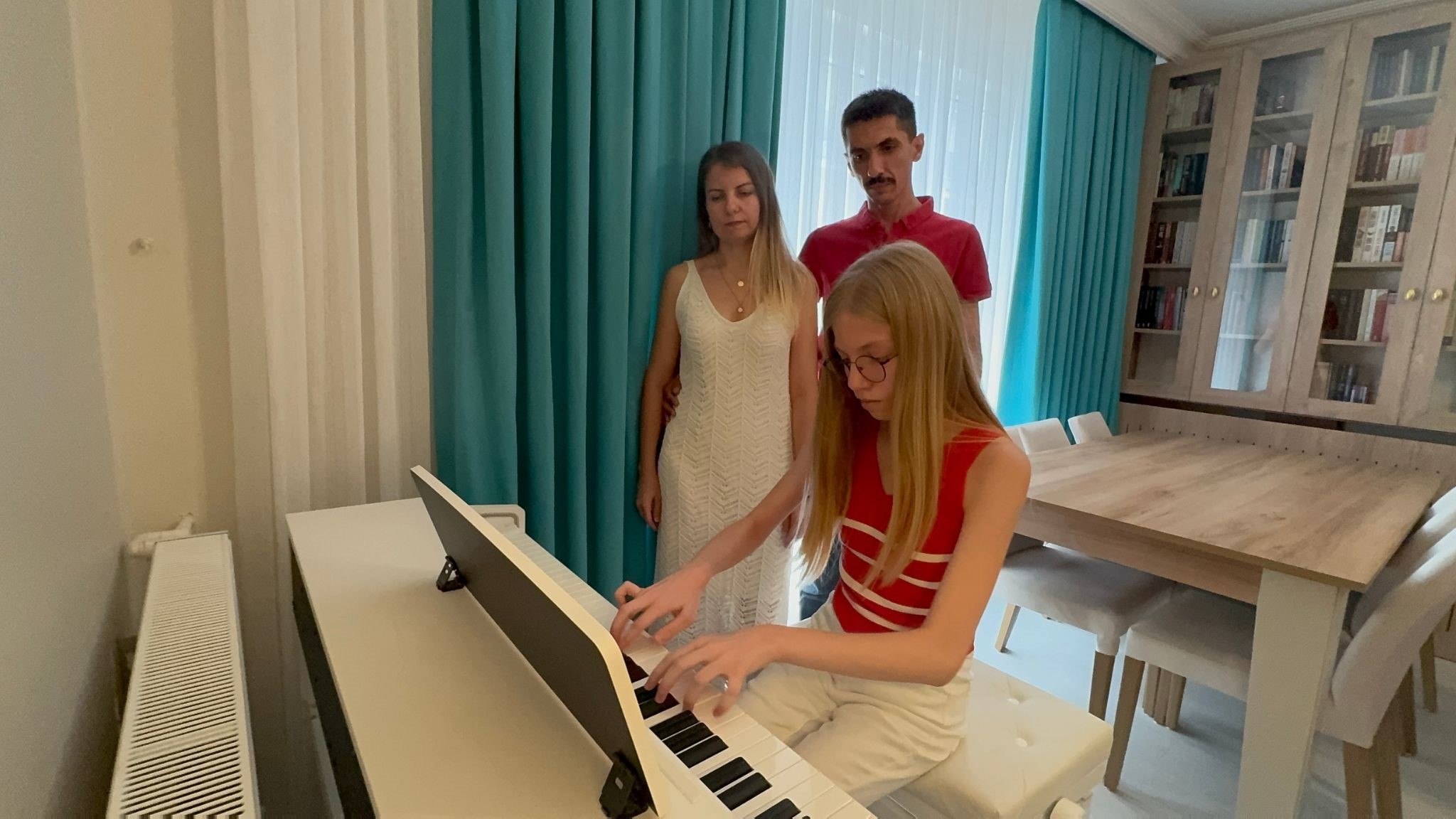5 Yaşında Hayalini Kurdu, 9 Yaşında Diplomasını Aldı! 02