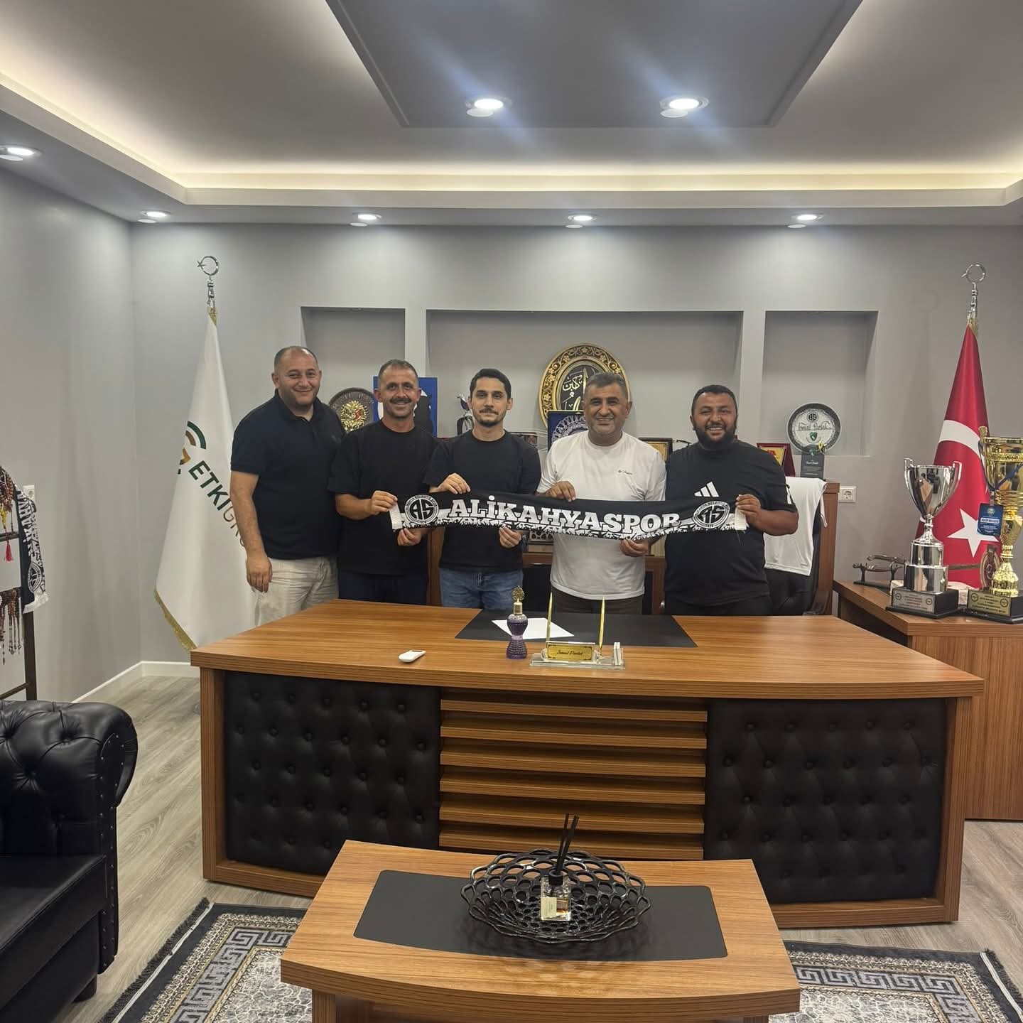 Alikahyaspor’da Burhan Koç Ile Yeniden Anlaşma Sağlandı