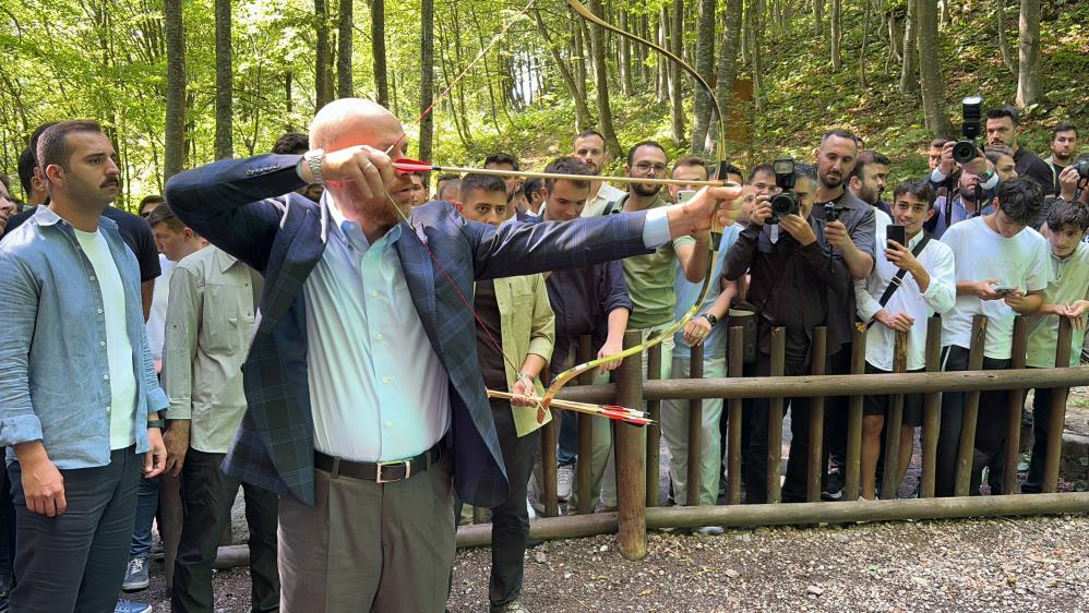 Bilal Erdoğan Kocaeli'de Konuştu Sahte E İmza Gündemiyle İktidar Algı Operasyonuna Maruz Kalıyor (1)