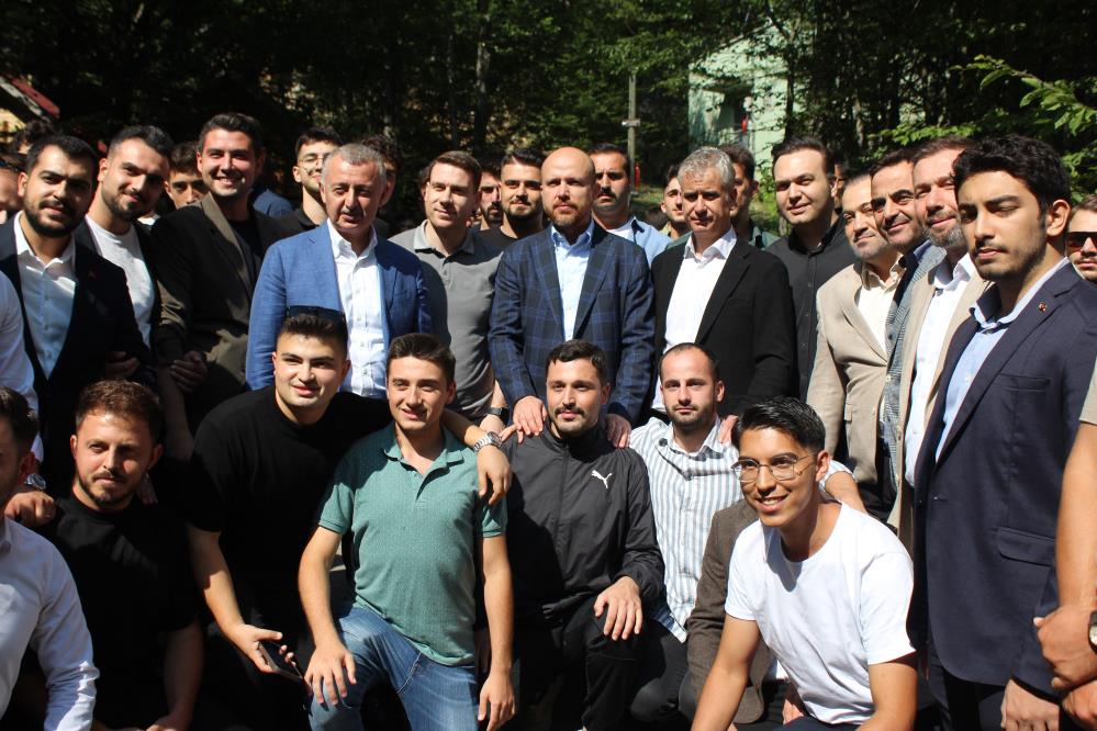 Bilal Erdoğan Kocaeli'de Konuştu Sahte E İmza Gündemiyle İktidar Algı Operasyonuna Maruz Kalıyor (4)