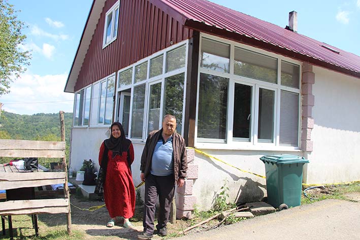 Bir Haftada 4 Yangın! Köy Evi Kendi Kendine Yanıyor 11