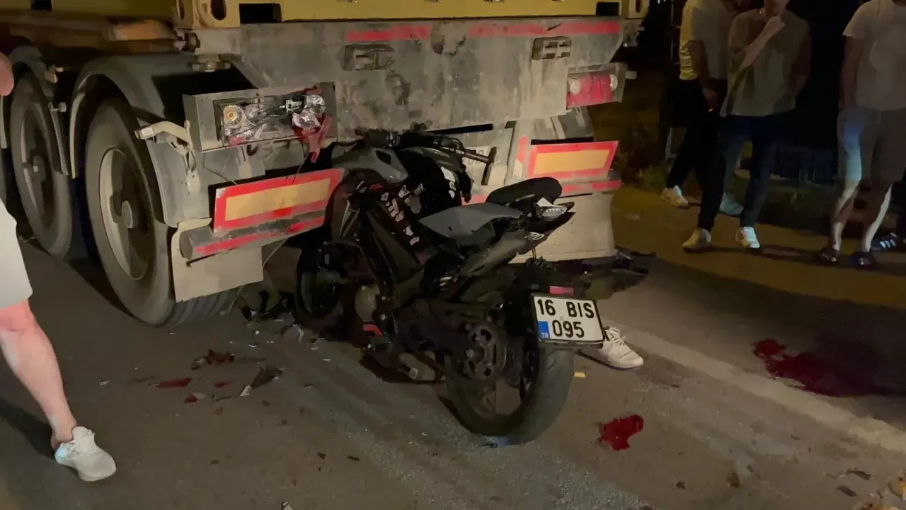 Bursa’da 41 Plakalı Tır Kazaya Karıştı! 1 Ölü, 1 Ağır Yaralı 1