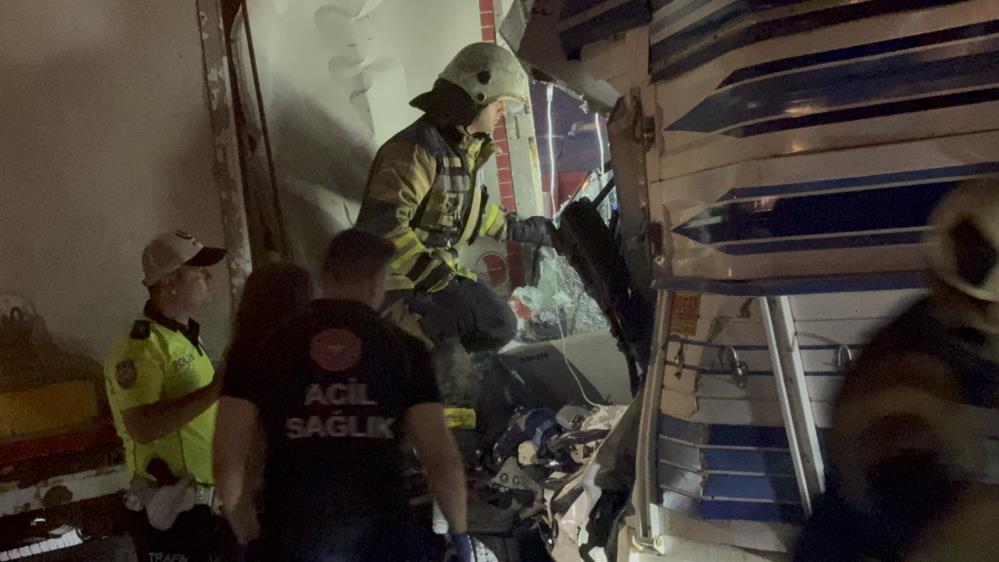 Çayırova’da Bir Kişinin Öldüğü Kazada 2 Sürücü Tutuklandı (3)
