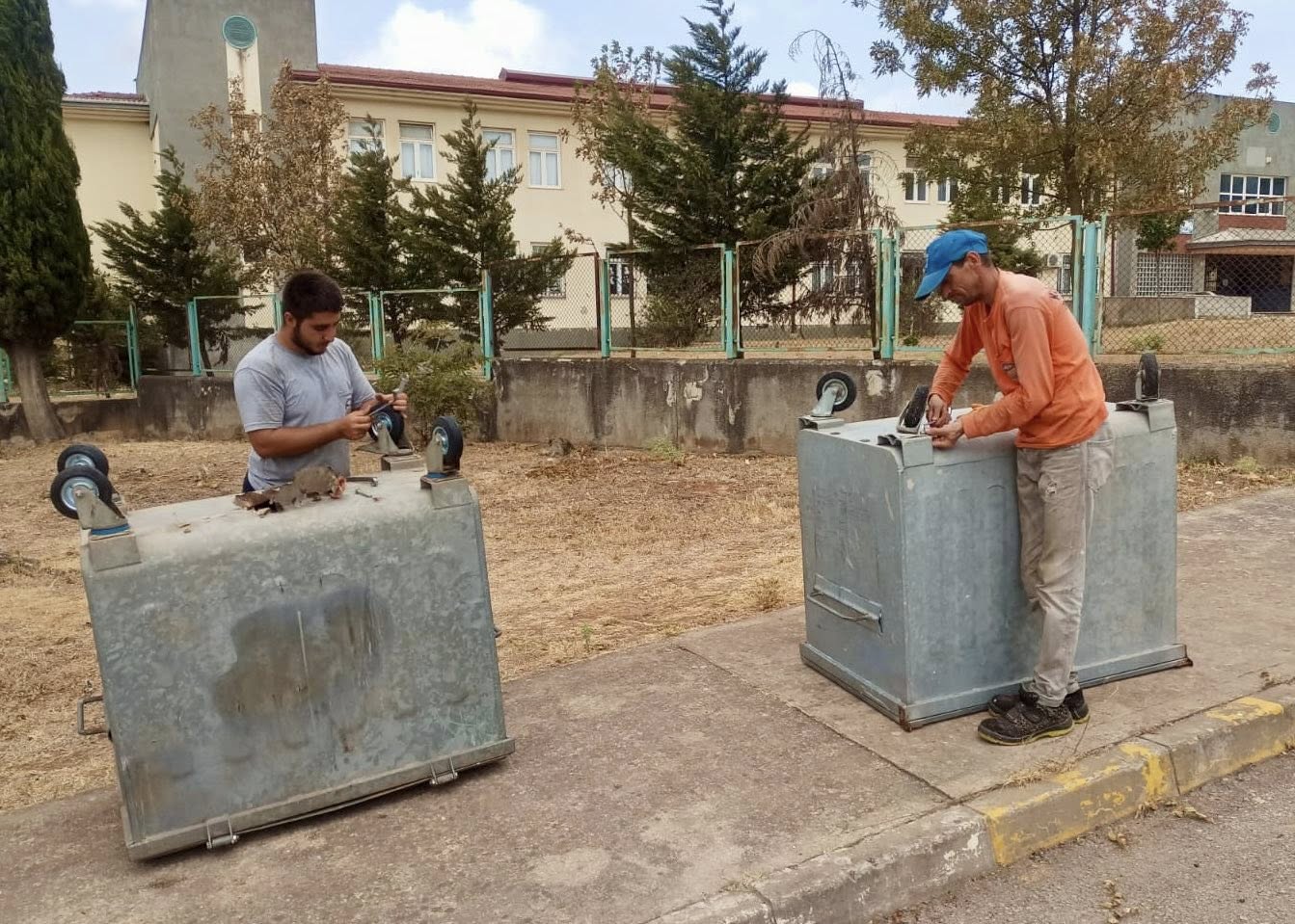 Çöp Konteynir (2)