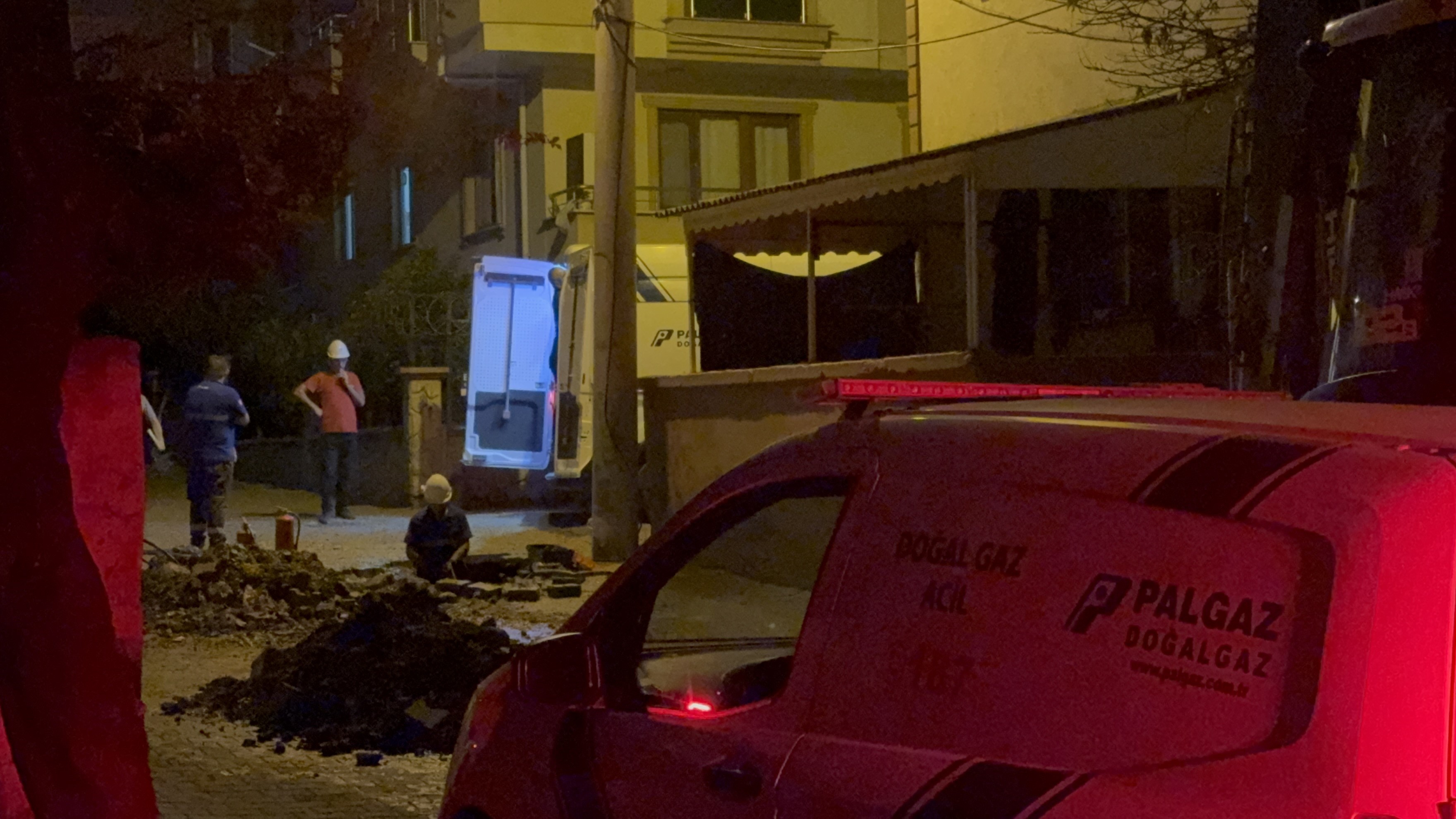 Darıca’da Altyapı Çalışmasında Doğal Gaz Borusu Patladı (3)
