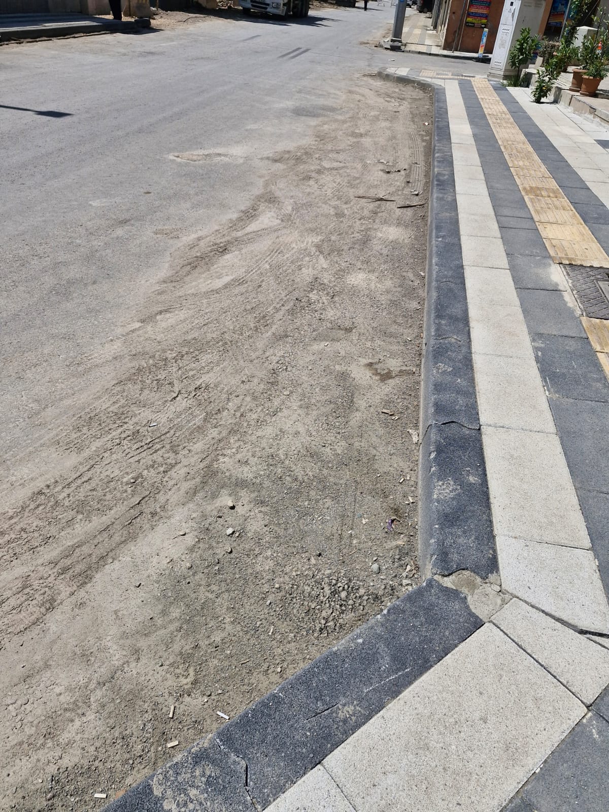Denziciler Caddesi’ndeki Altyapı Çalışması Esnafı Vurdu (5)
