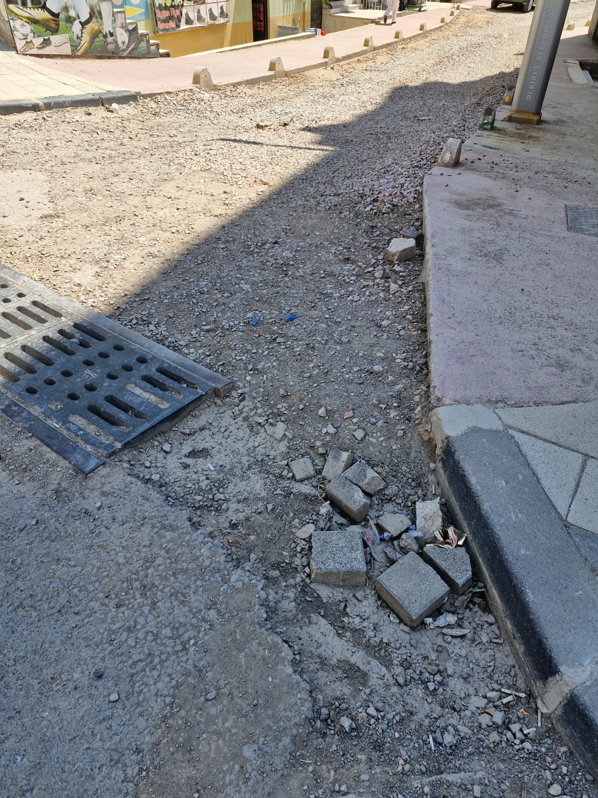 Denziciler Caddesi’ndeki Altyapı Çalışması Esnafı Vurdu (6)