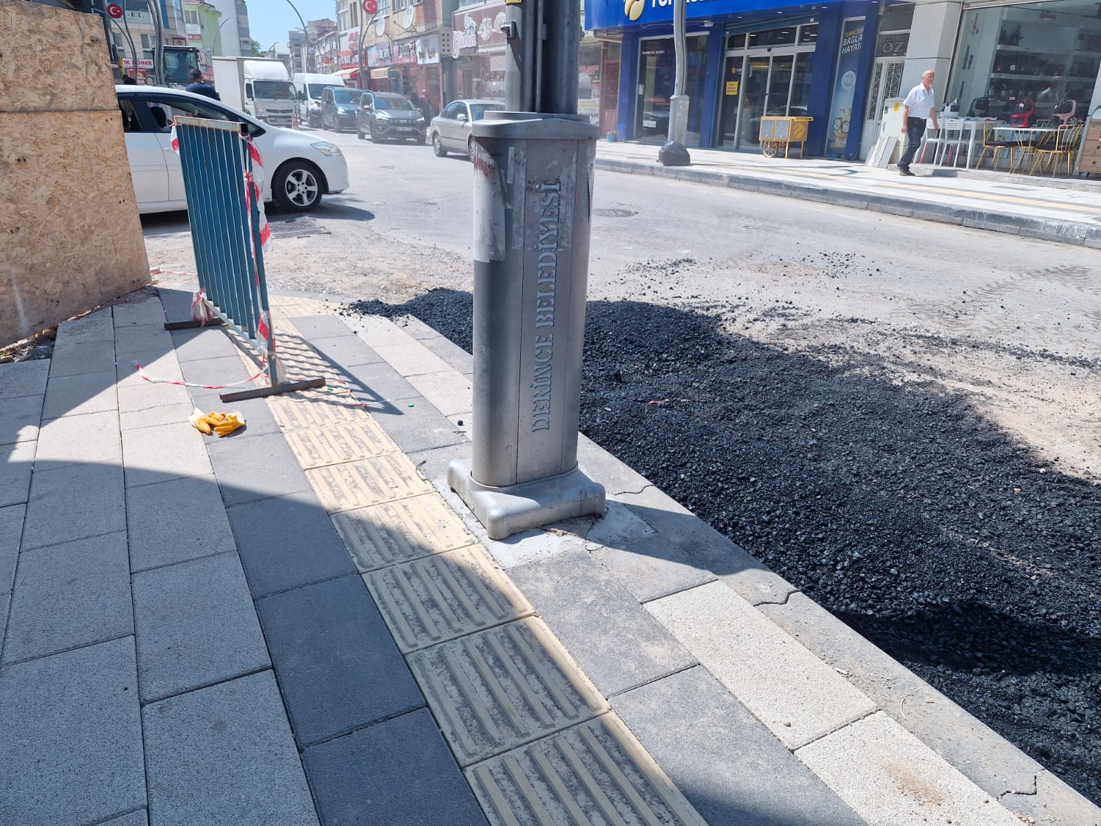 Denziciler Caddesi’ndeki Altyapı Çalışması Esnafı Vurdu (7)