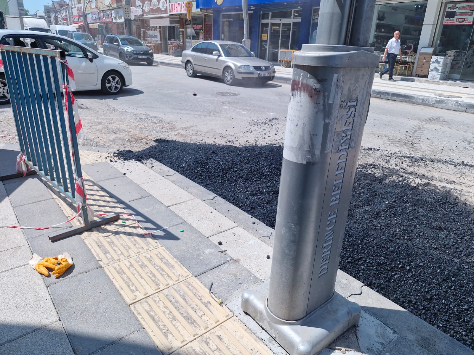 Denziciler Caddesi’ndeki Altyapı Çalışması Esnafı Vurdu (8)