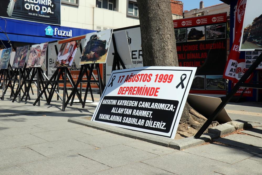 Eşi Ve Oğlunu Kaybeden Baba, Deprem Gerçeğini Sergiyle Anlatıyor (4)