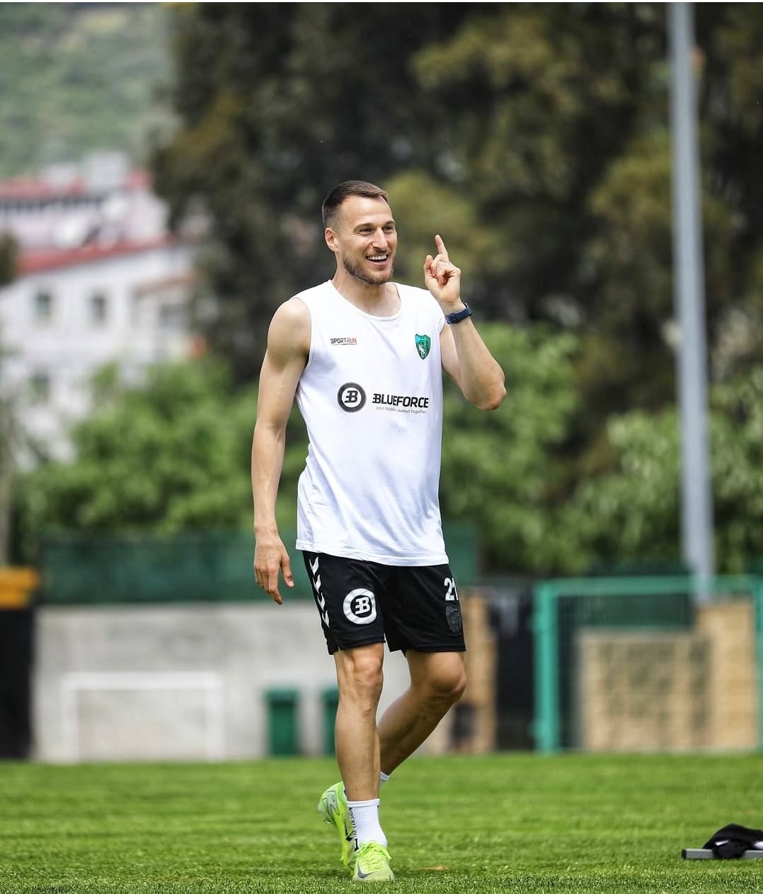Eski Kocaelisporlu Futbolcu Sakaryaspor İle Anlaştı!