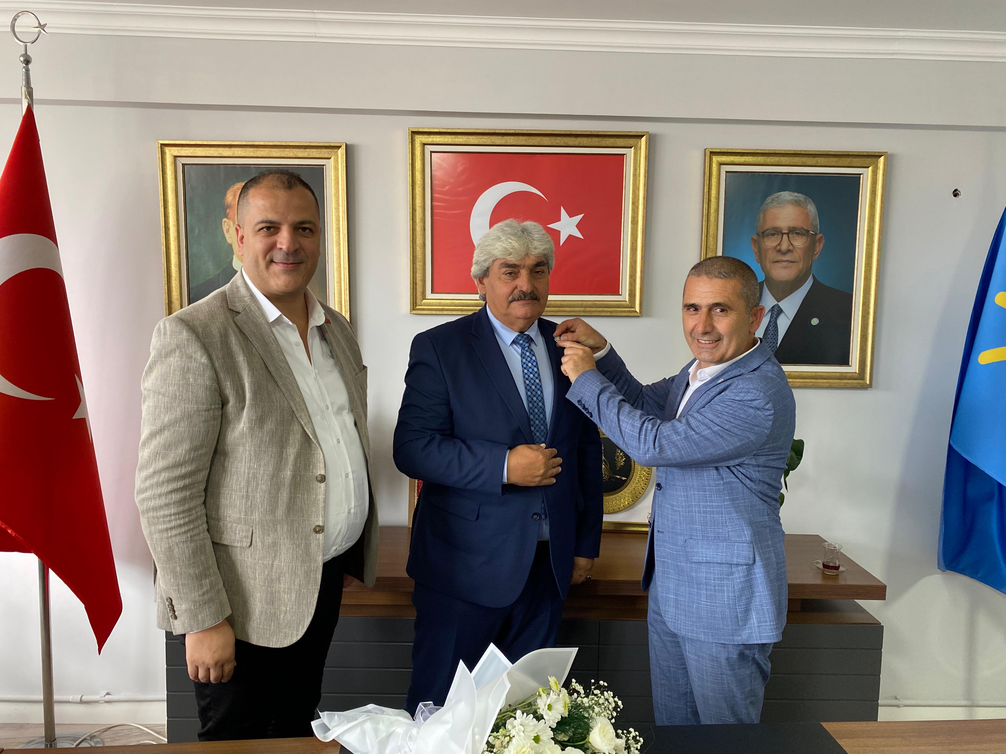 Funda Özkara Ve Yol Arkadaşları İyi̇ Parti’ye Katıldı (1)