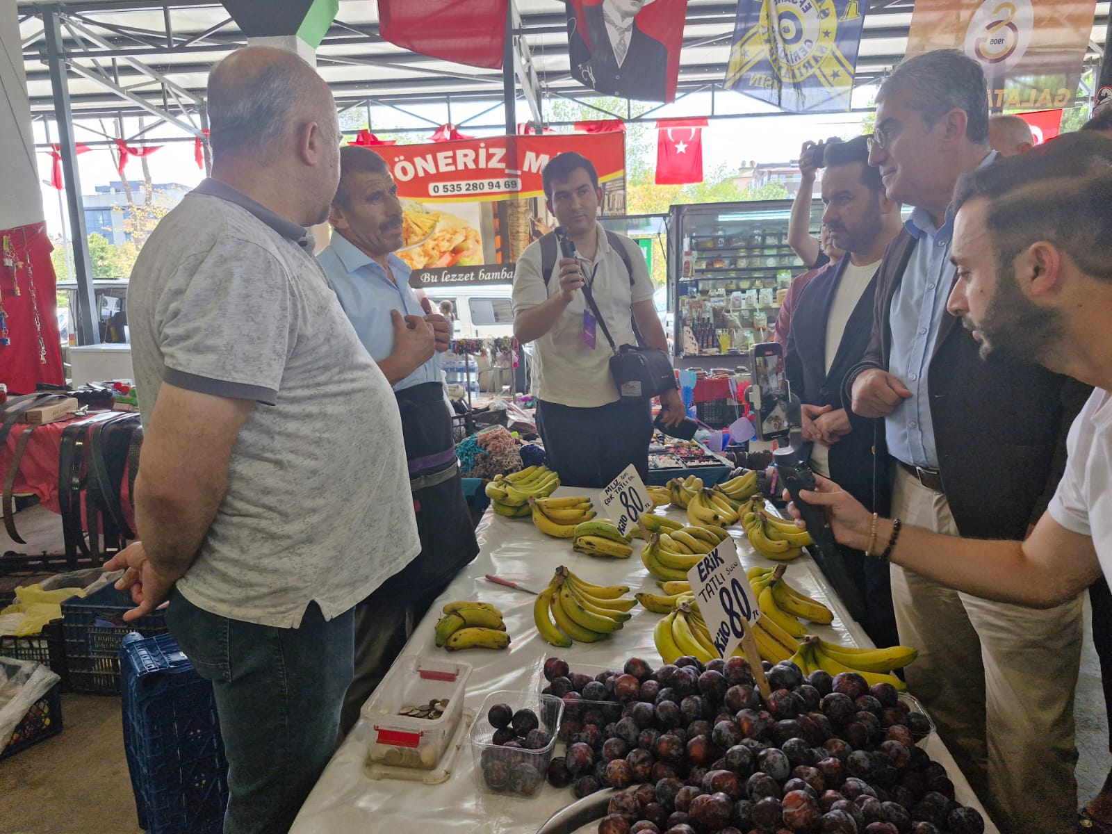 Gökhan Günaydın, İzmit Perşembe Pazarını Ziyaret Etti! “Mazot 55 Lira, Vatandaş Alışveriş Yapamıyor” (2)