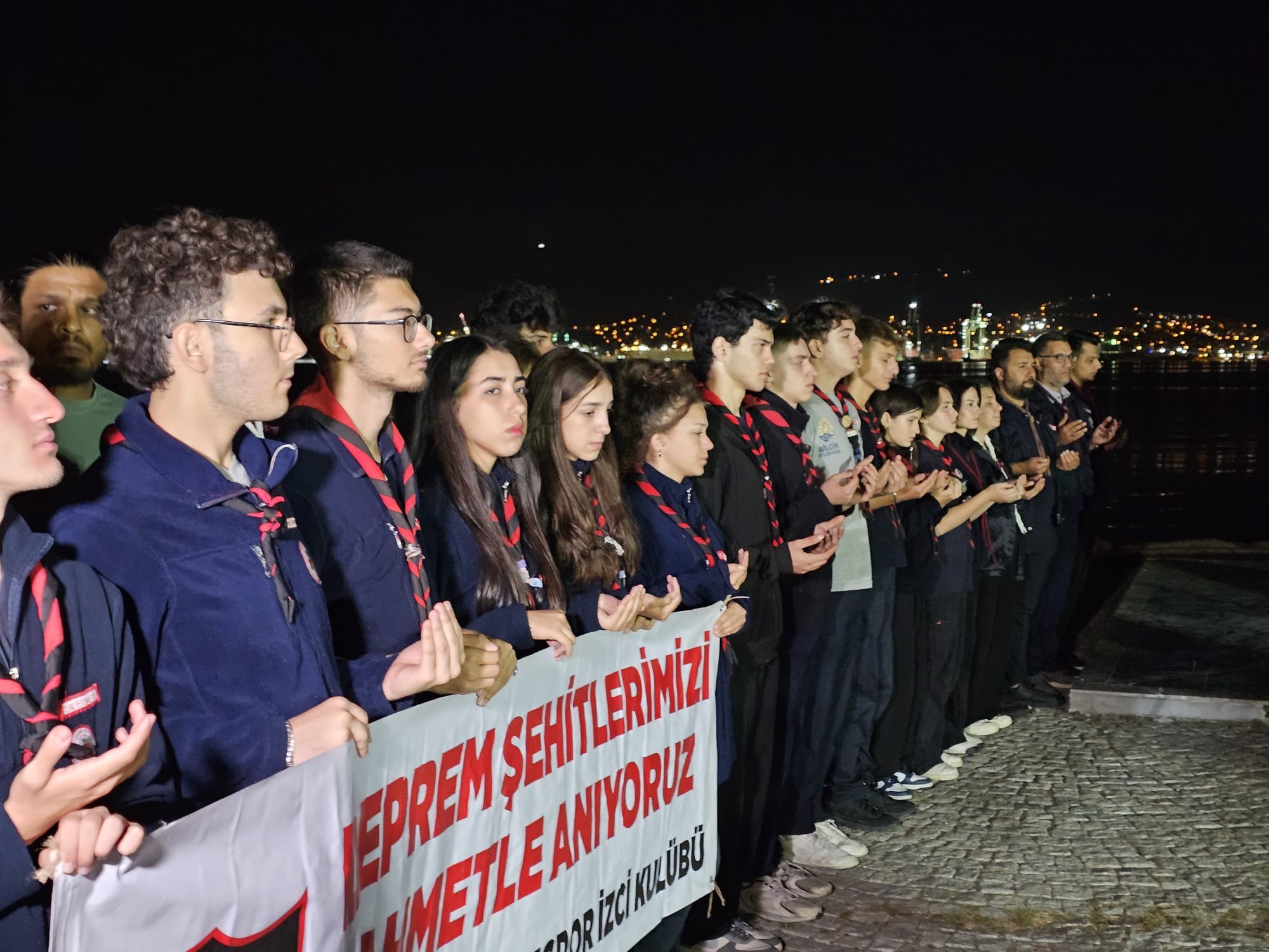 Gölcük’te Hayat 03.02’De Adeta Durdu! 06