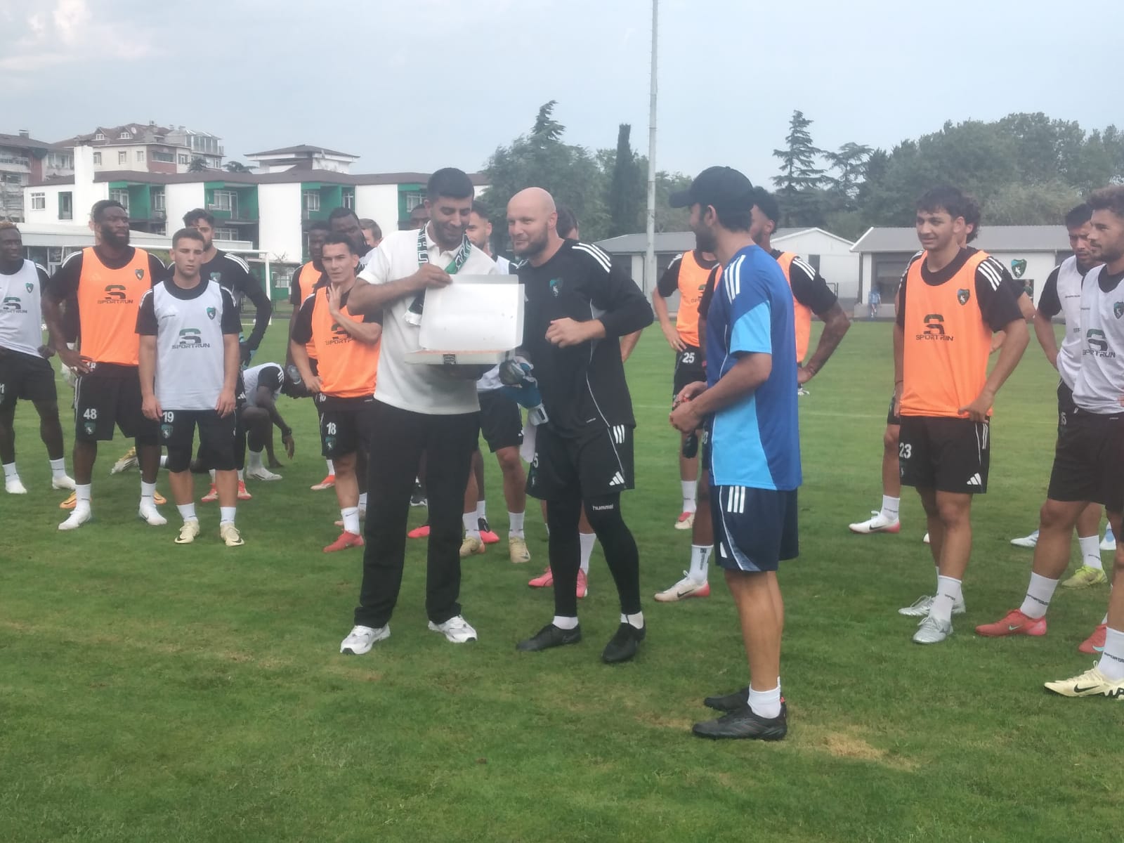 Hodri Meydan Takımı Yalnız Bırakmadı (1)