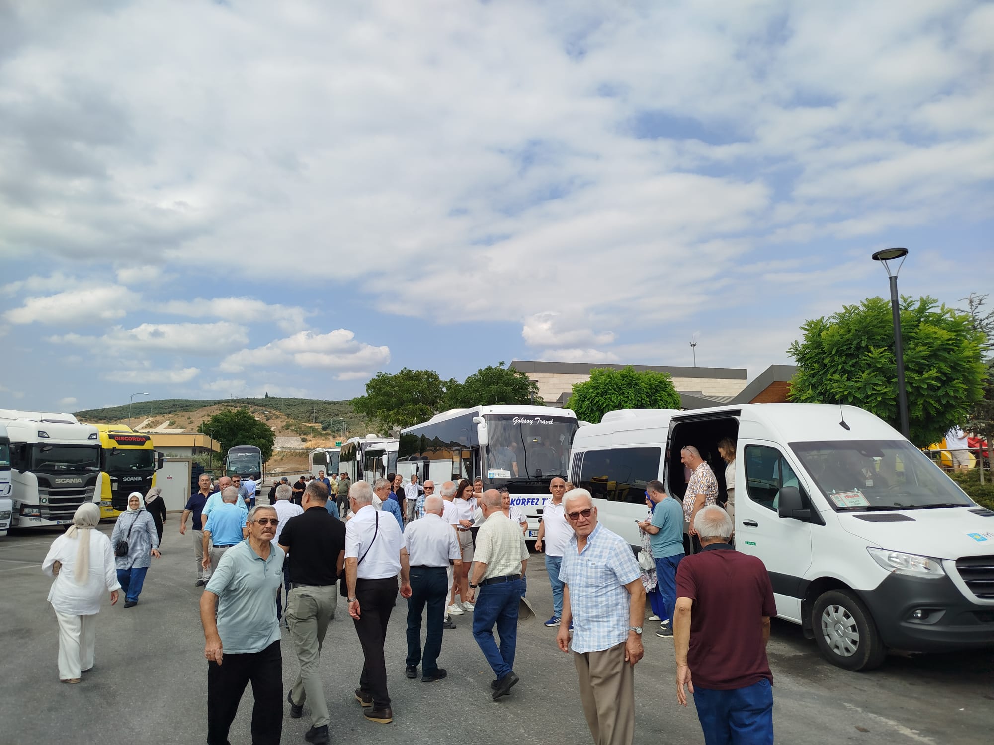 İyi̇ Parti’den Şehit Ailesine Özel İlgi! Vi̇p Araçla Mitinge Davet (1)