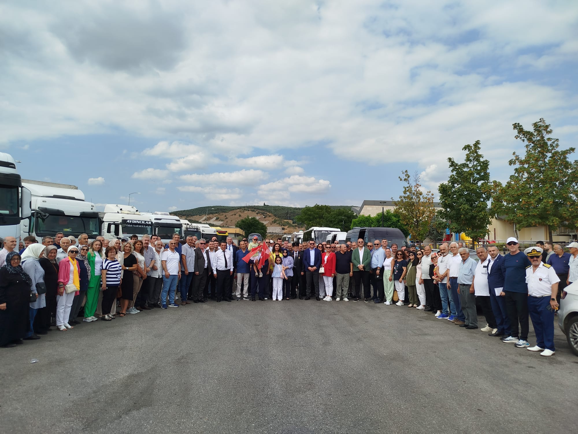 İyi̇ Parti’den Şehit Ailesine Özel İlgi! Vi̇p Araçla Mitinge Davet (2)