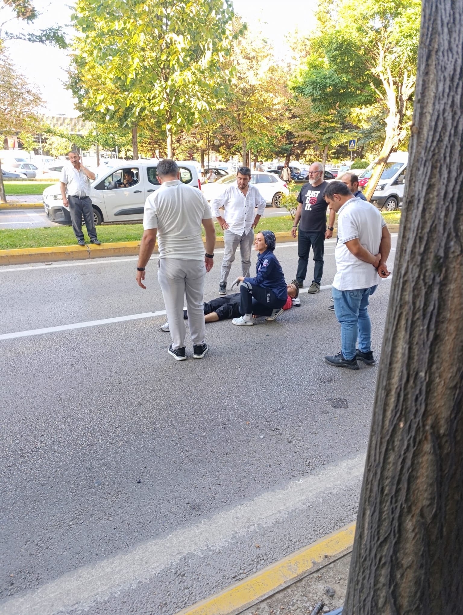 İzmit Perşembe Pazarı Önünde Feci Kaza 1 Yaralı (1)
