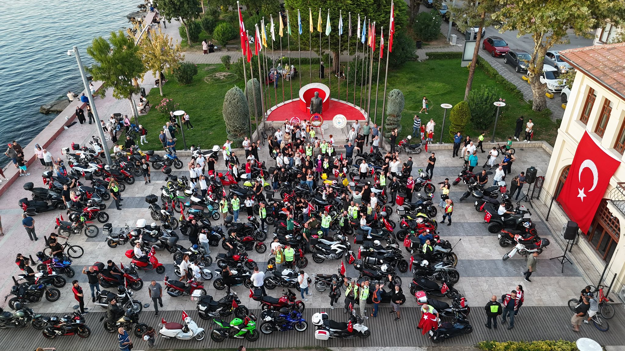 Karamürsel’de 30 Ağustos Coşkusu Sokaklara Taşındı (21)