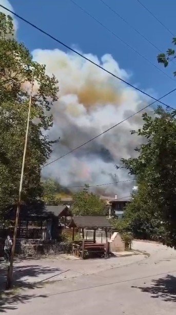Karamürsel’deki Orman Yangınına Havadan Ve Karadan Müdahale Sürüyor (3)