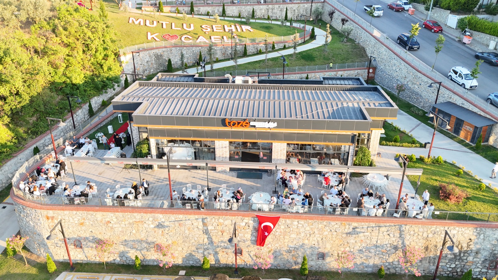 Karamürsel’e Şık Ve İşlevsel Davet Salonu Taze Davet Hizmete Açıldı (2)