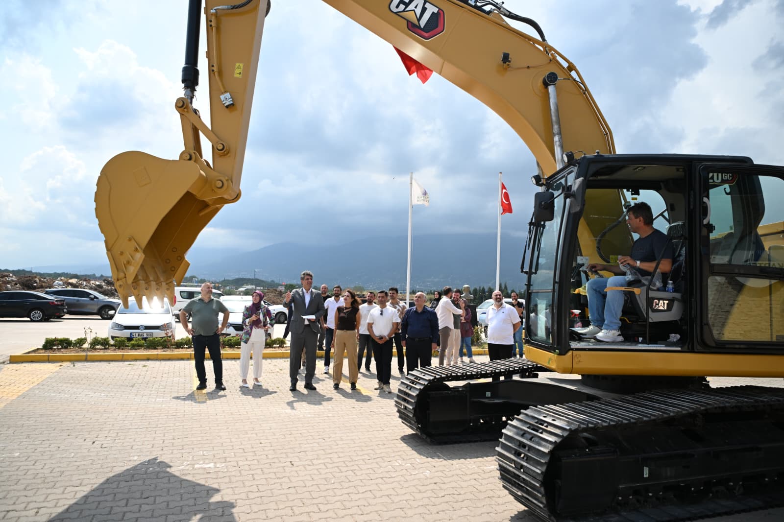 Kartepe Belediyesi Araç Filosuna 4 Yeni Hizmet Aracı Eklendi (2)