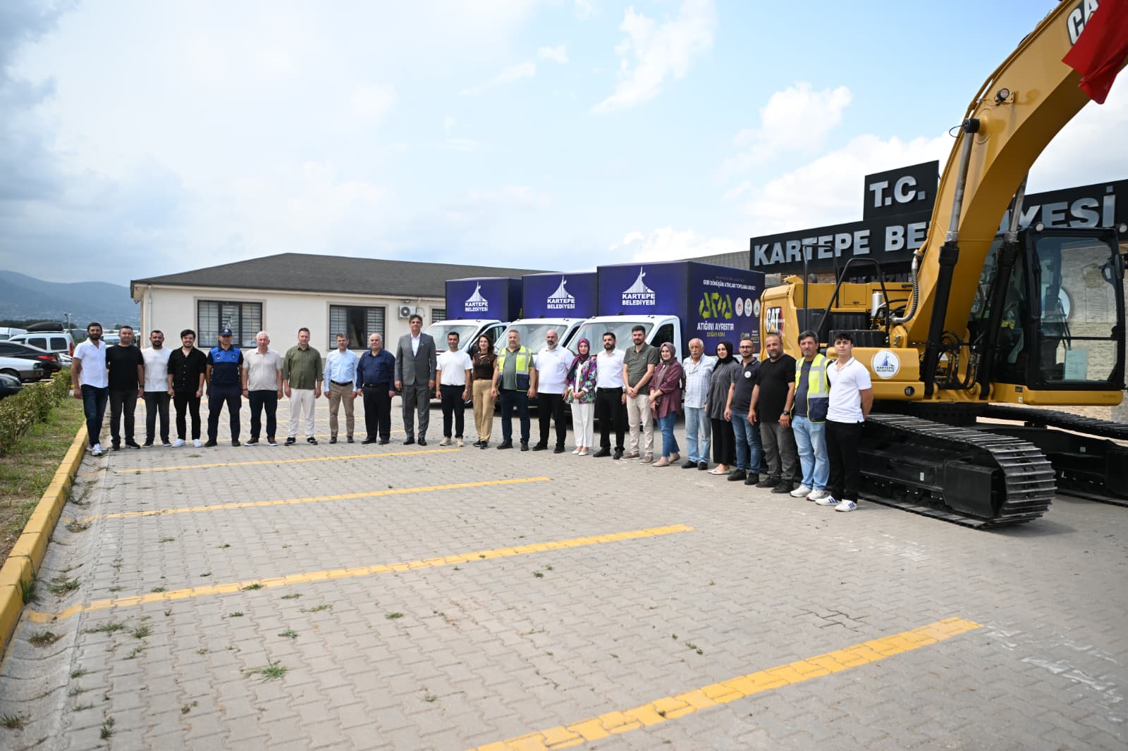 Kartepe Belediyesi Araç Filosuna 4 Yeni Hizmet Aracı Eklendi (4)
