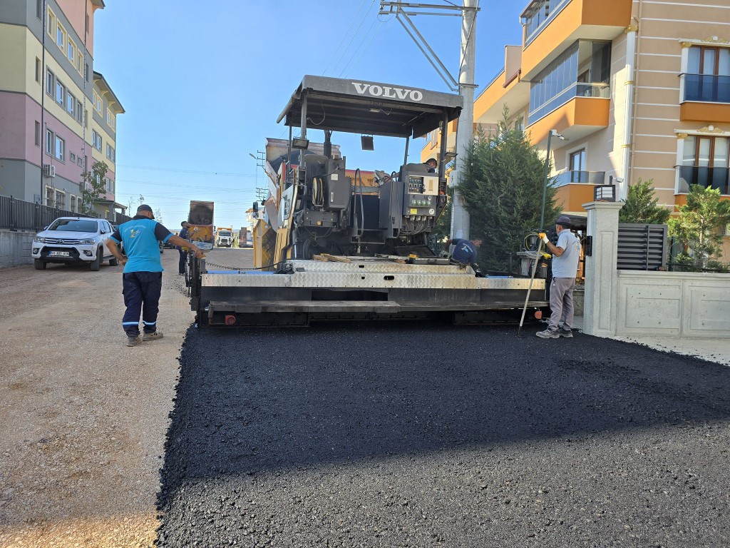 Kartepe’de Asfalt Çalışmaları Hız Kesmeden Sürüyor 6