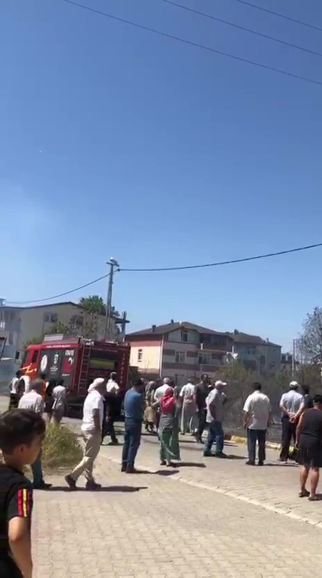Kartepe’de Otluk Alanda Çıkan Yangın Korkuttu (1)