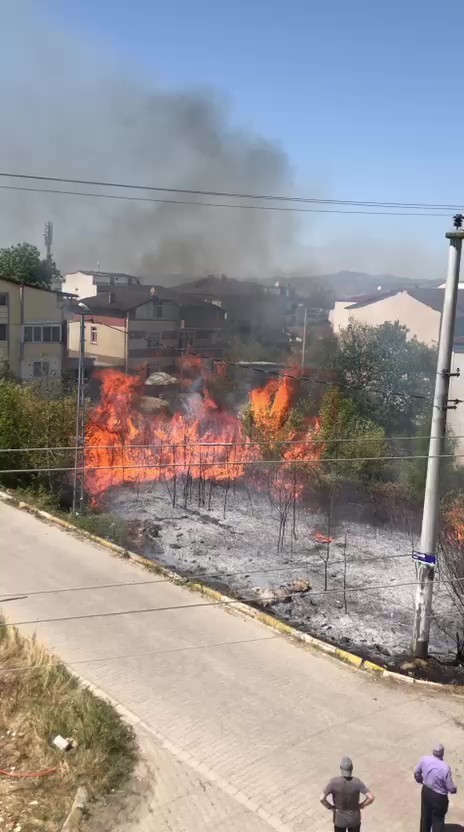 Kartepe’de Otluk Alanda Çıkan Yangın Korkuttu (4)