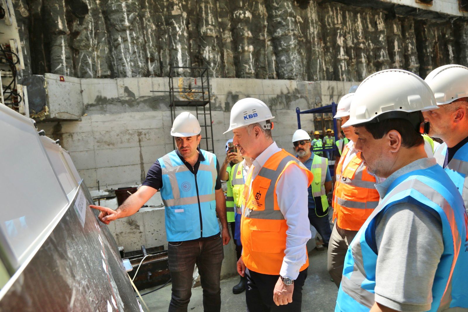 Körfezray Metrosu’nda Dev Köstebekler Sahnede! 6