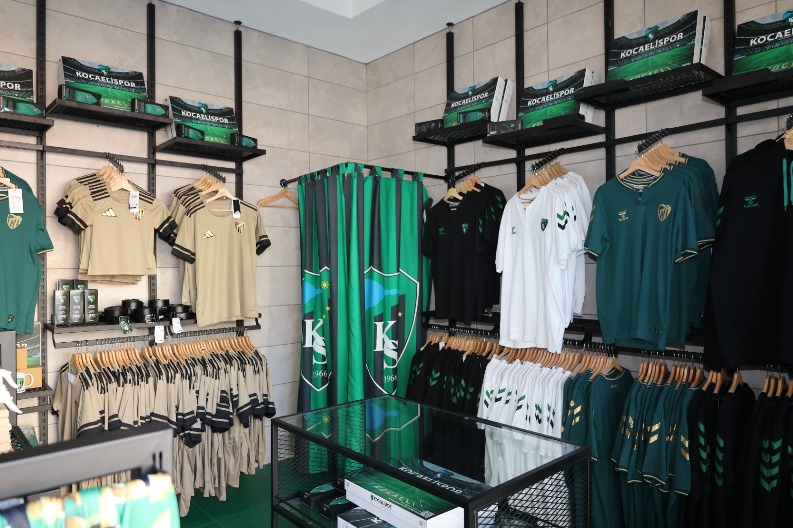 Ks Store Bir Mağazaya Daha Kavuştu! 3