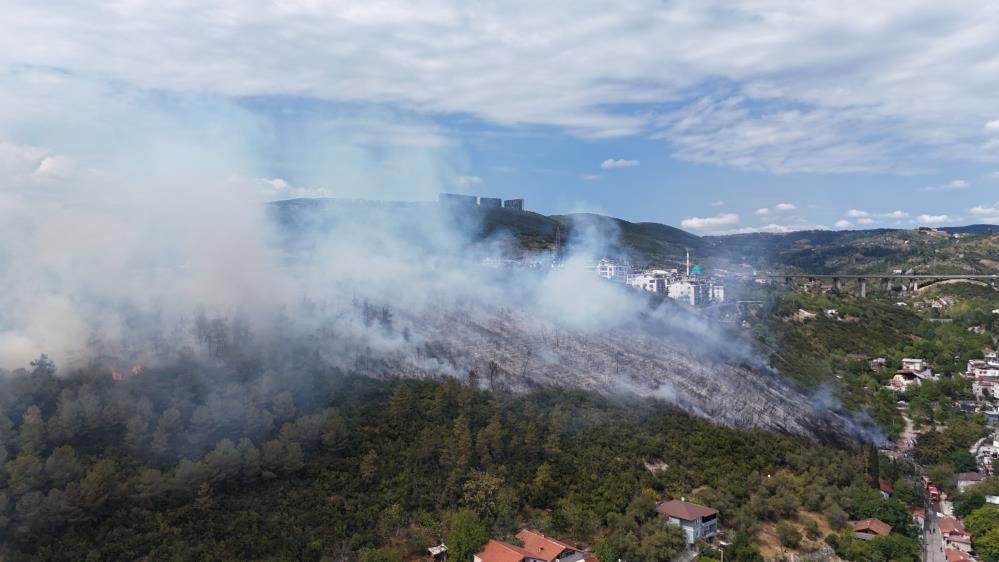 Kuruçeşme’deki Yangın Kontrol Altına Alındı! Bir Ev Kullanılamaz Hale Geldi (4)