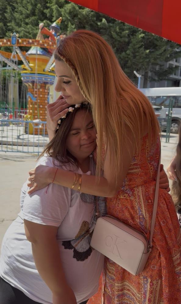 Özel Çocukların Dışlanmasına En Güzel Cevap! Lunaparkta Eğlence (6)