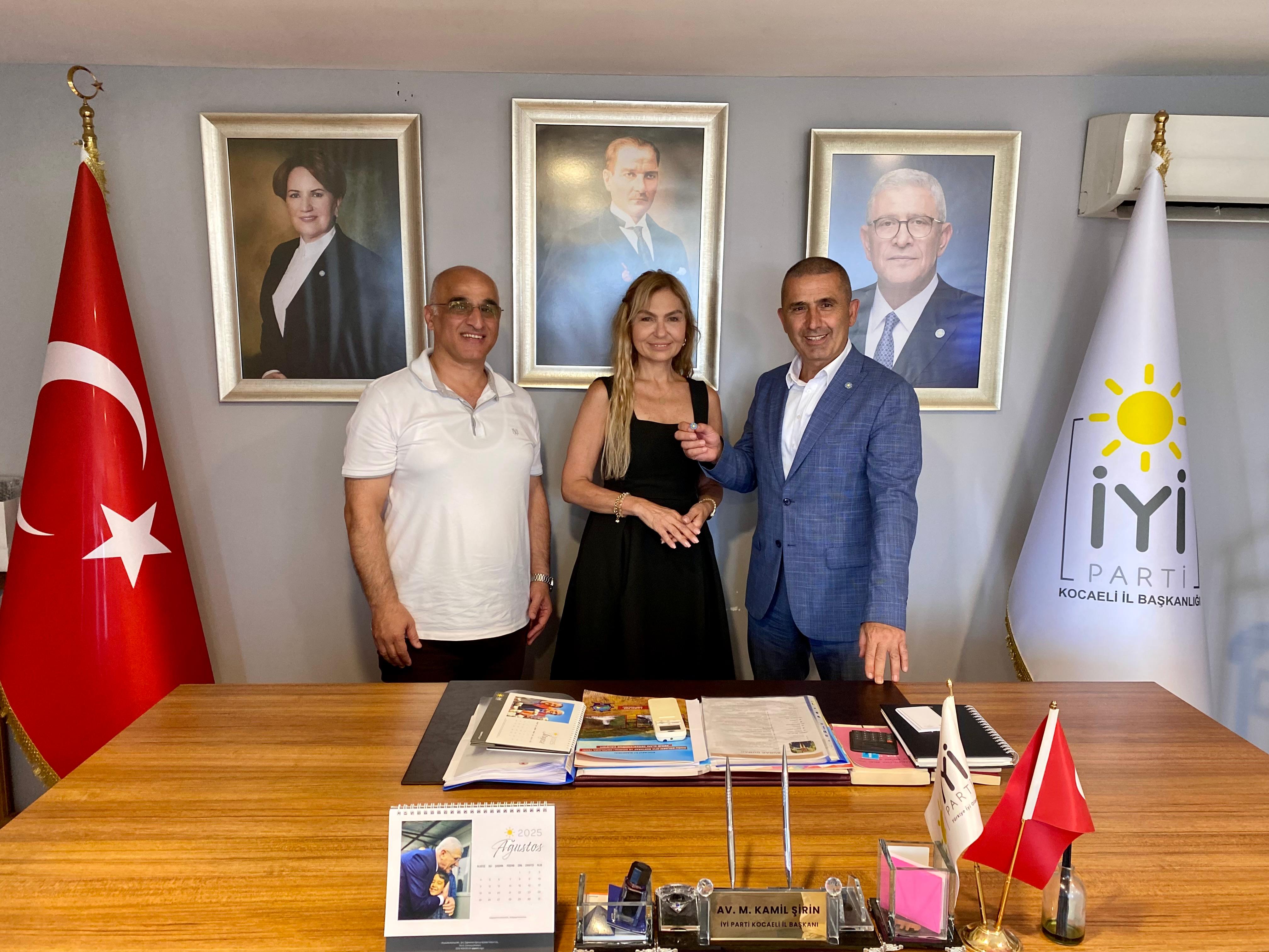 Sibel Edis İyi̇ Parti Saflarına Katıldı5