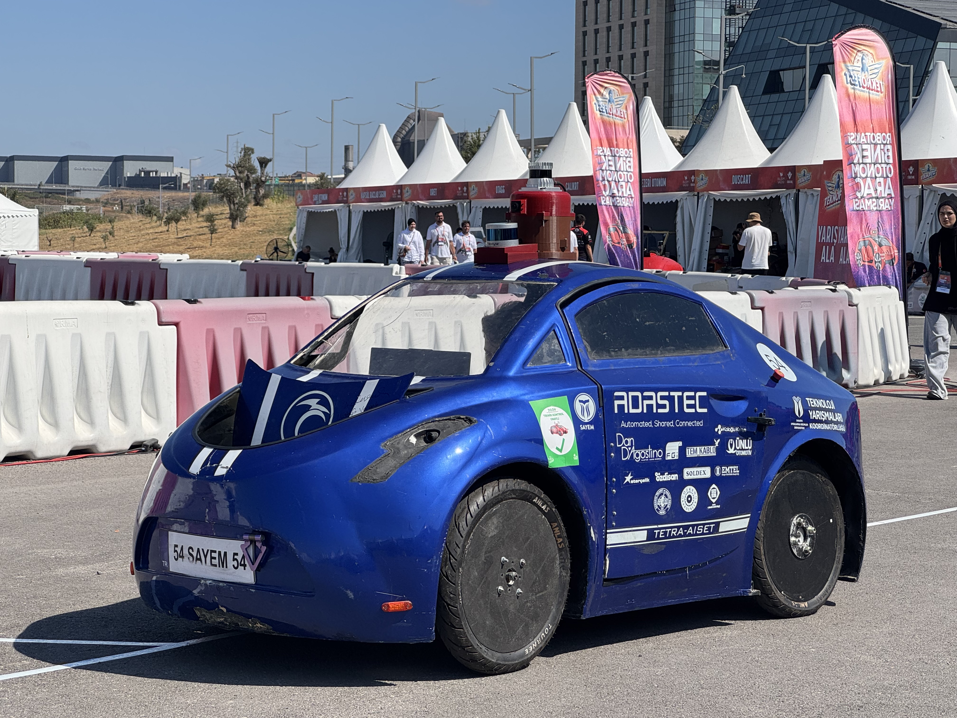 Teknofest’te Robotaksi Binek Otonom Araç Yarışması Başladı (2)