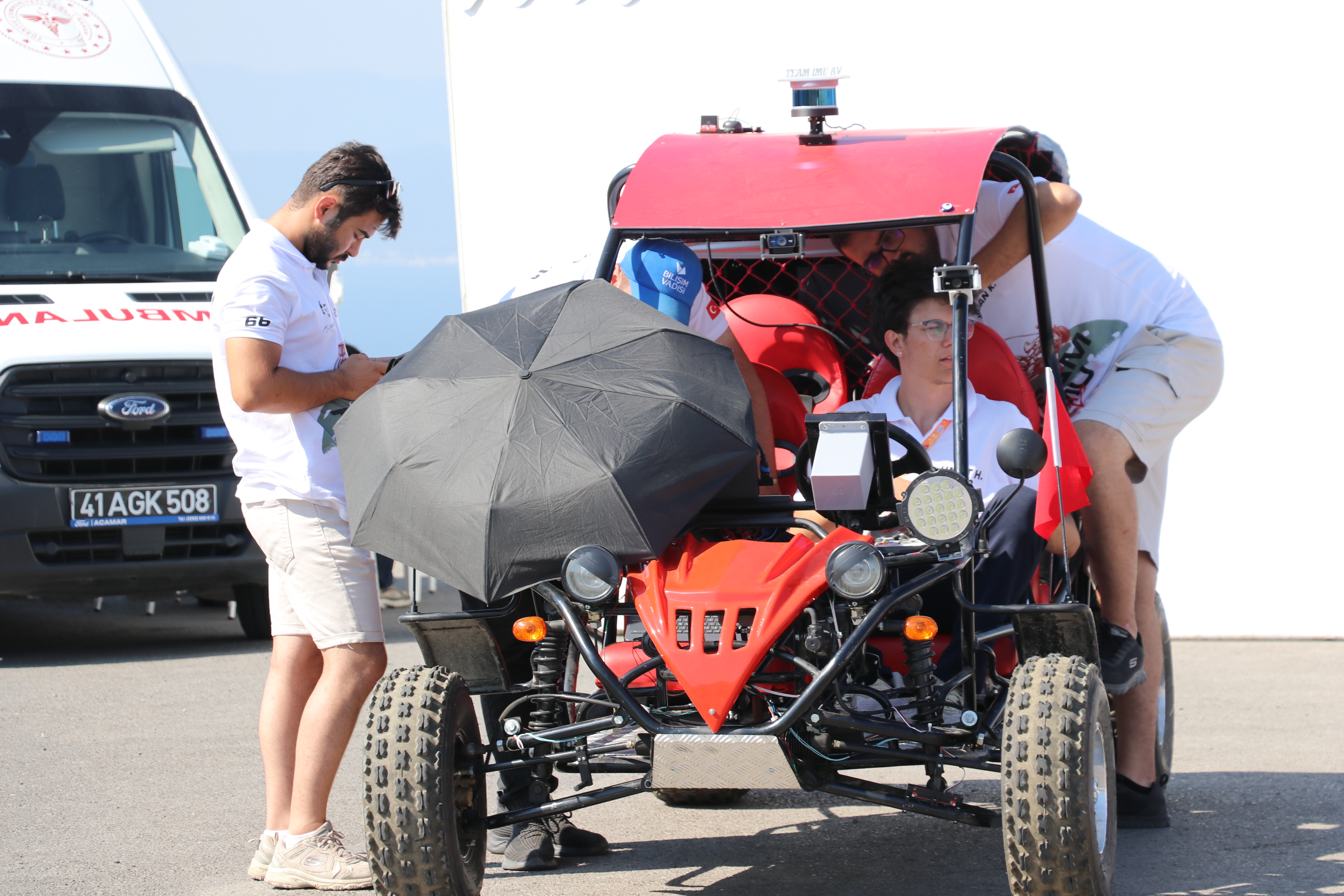 Teknofest’te Robotaksi Binek Otonom Araç Yarışması Başladı (3)