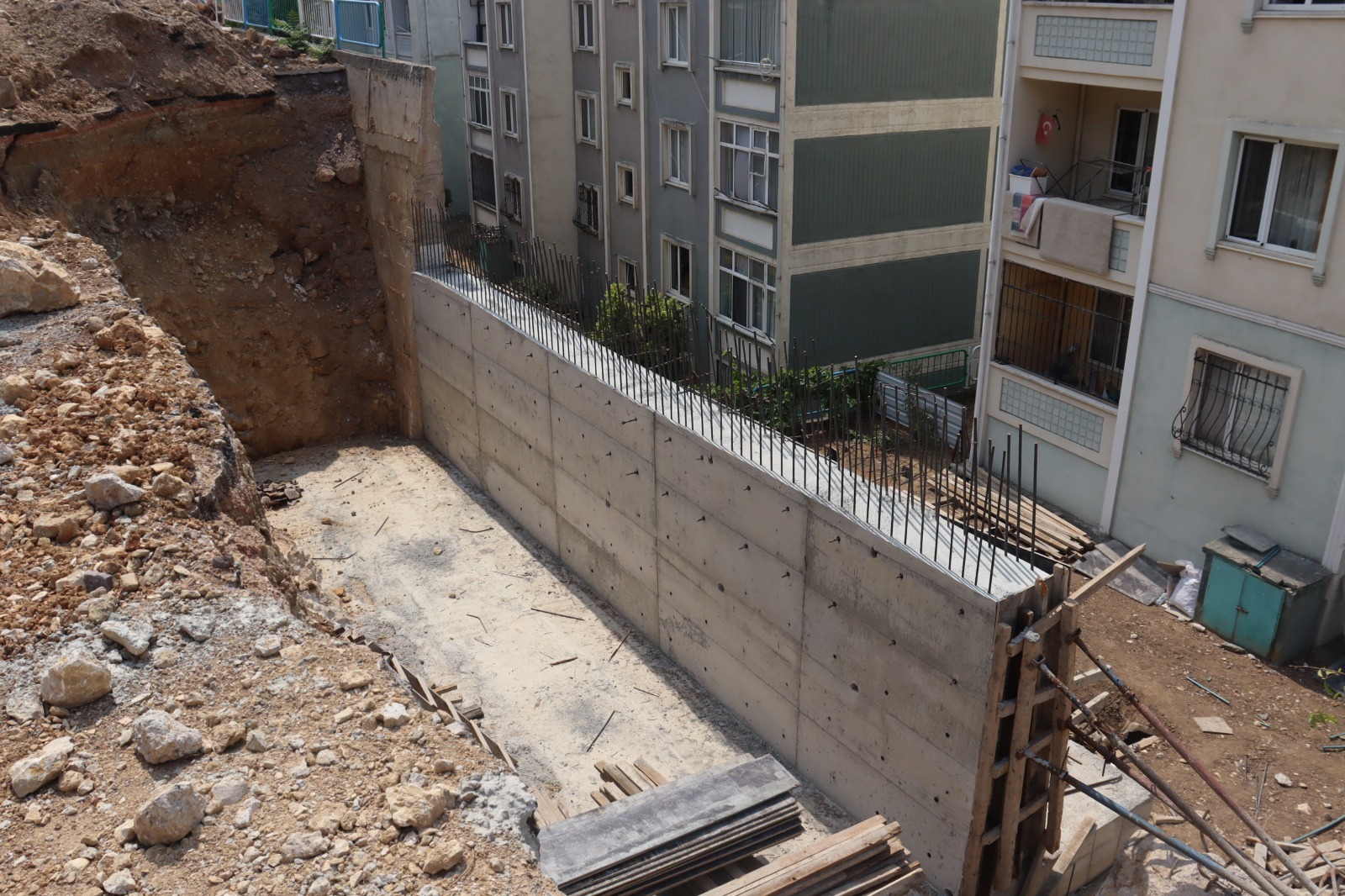 Turgut Mahallesi’nde Riskli İstinat Duvarı Yenileniyor 3