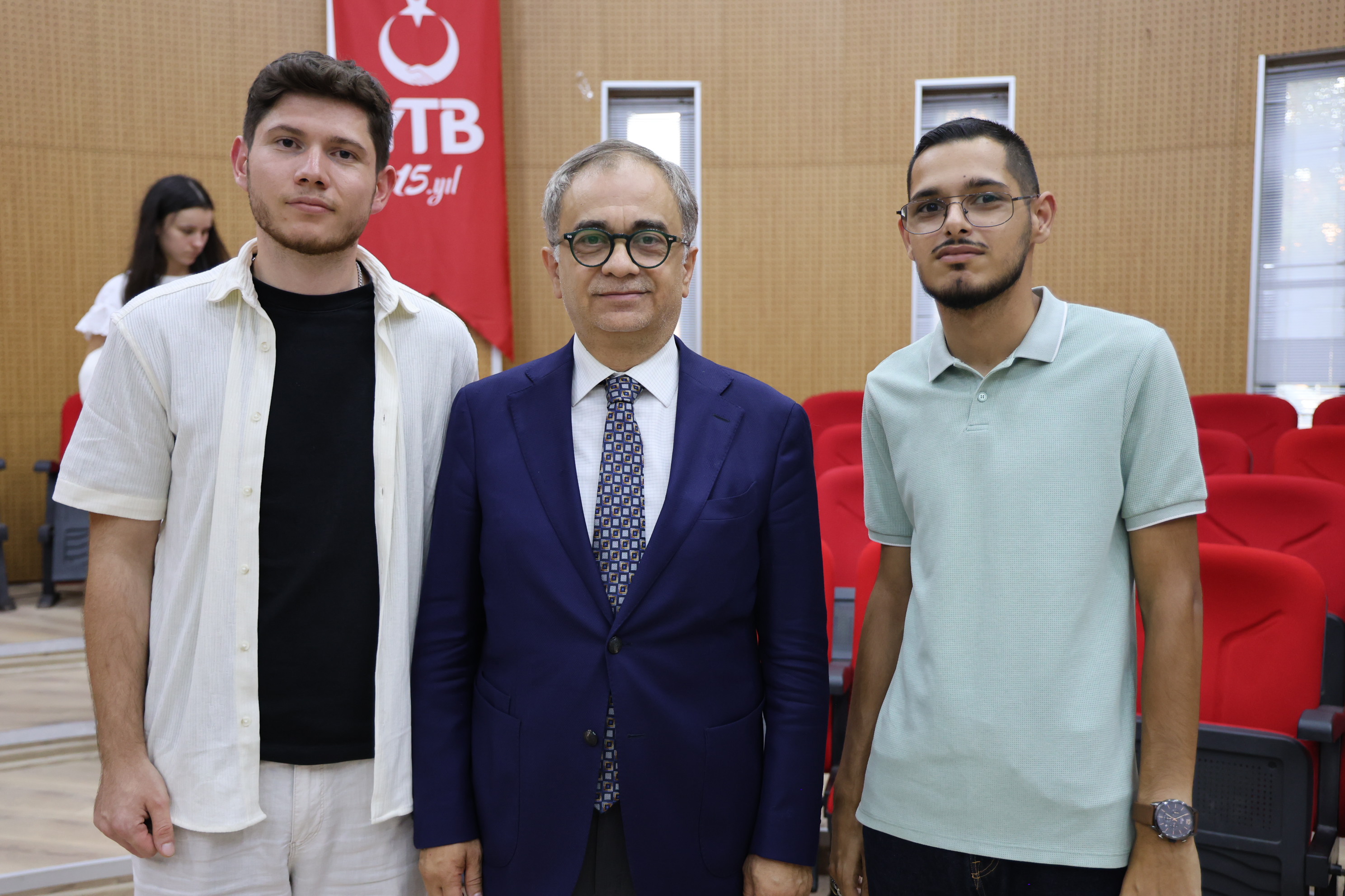 Baraçlı “Liderlik, Açığa Çıkmamış İhtiyaçları Görmektir” (4)