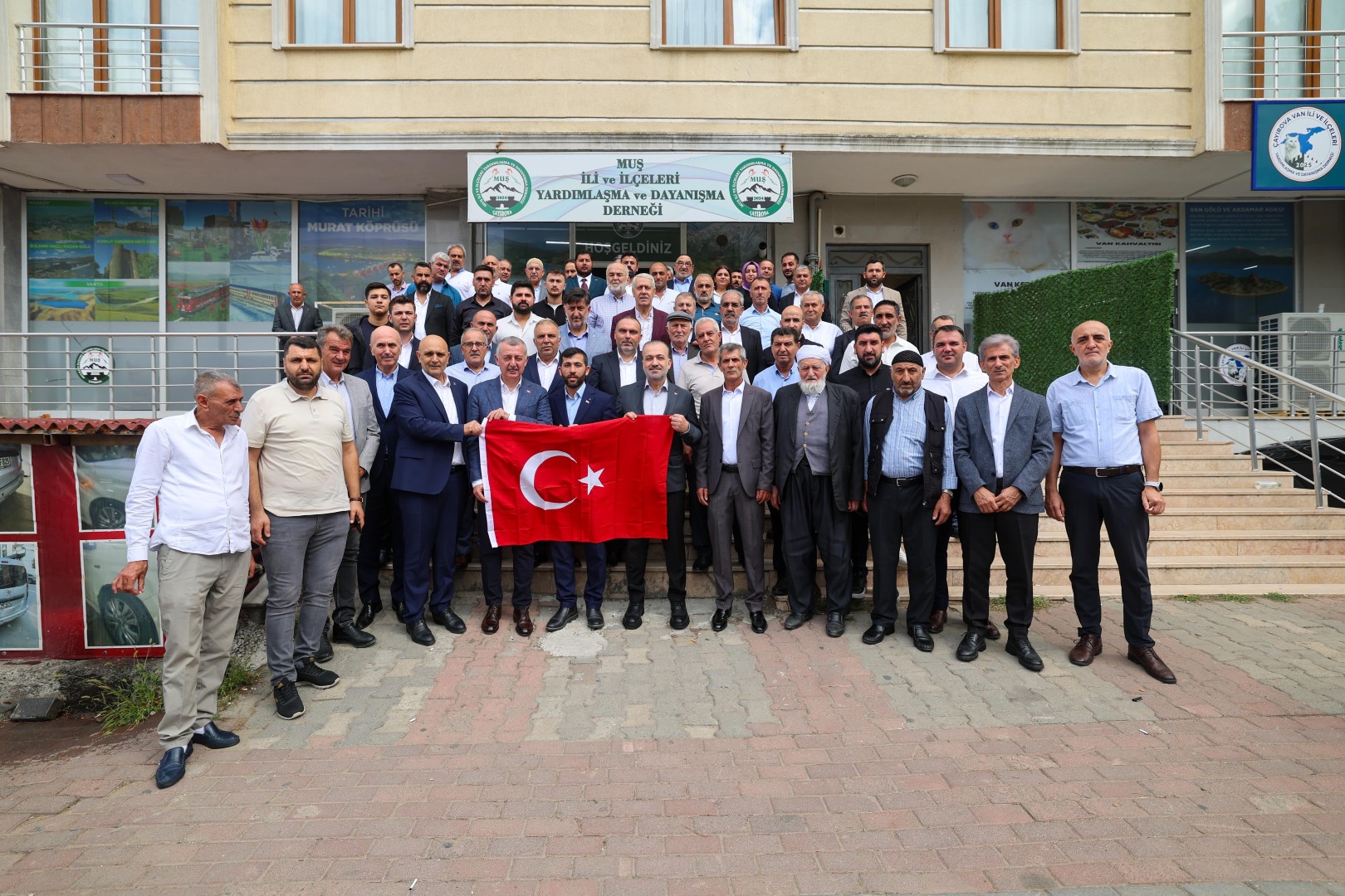 Başkan Büyükakın Muş Ve Van Derneklerini Ziyaret Etti 2